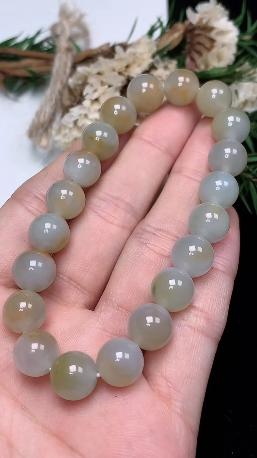 翡翠a货冰种飘黄翡圆珠手串，尺寸9.6-20颗，重量:29.48g