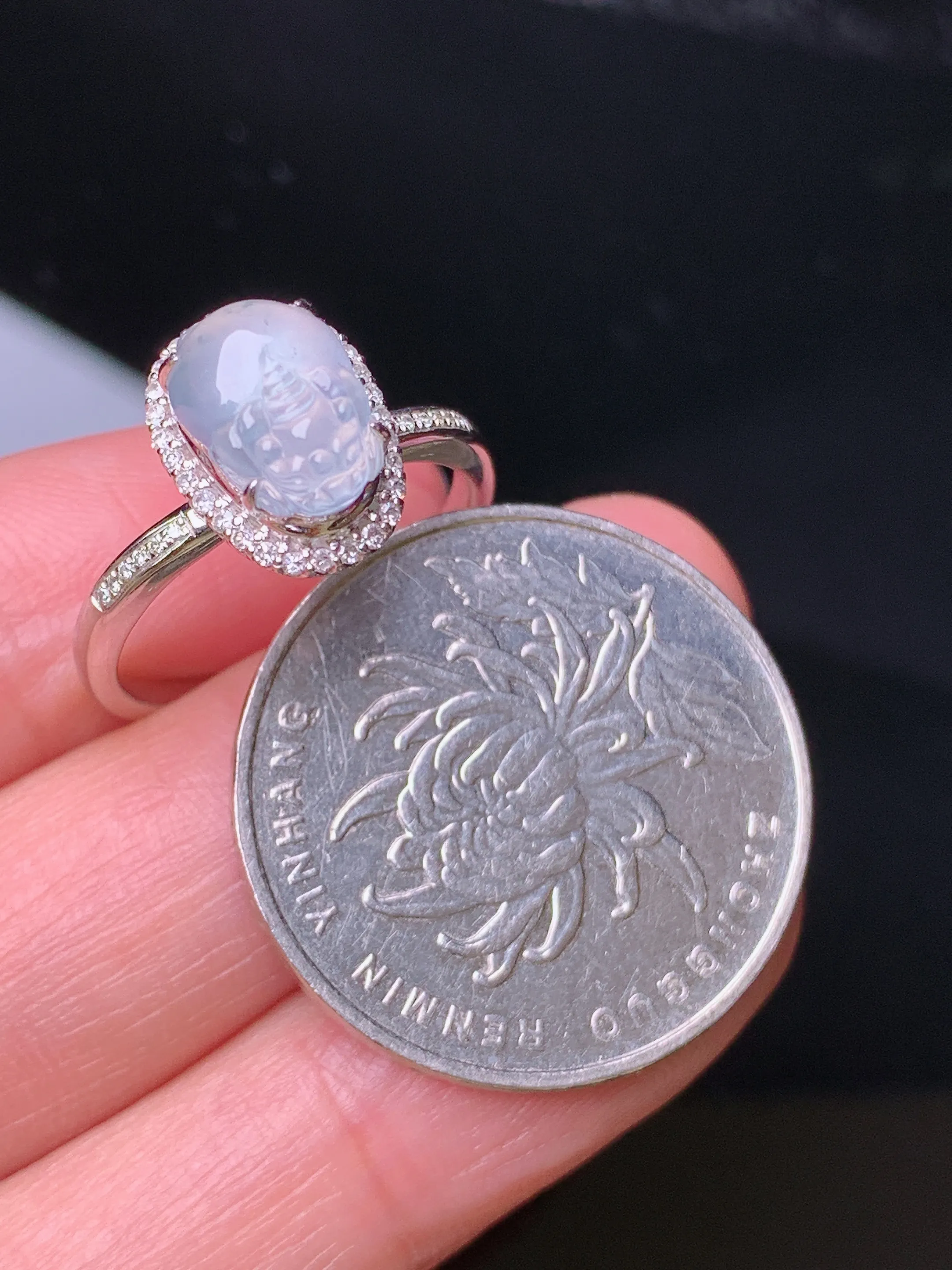 18k金钻镶嵌冰种貔貅戒指 玉质细腻 色泽清新艳丽 圈口14 整体尺寸12*9*9.2