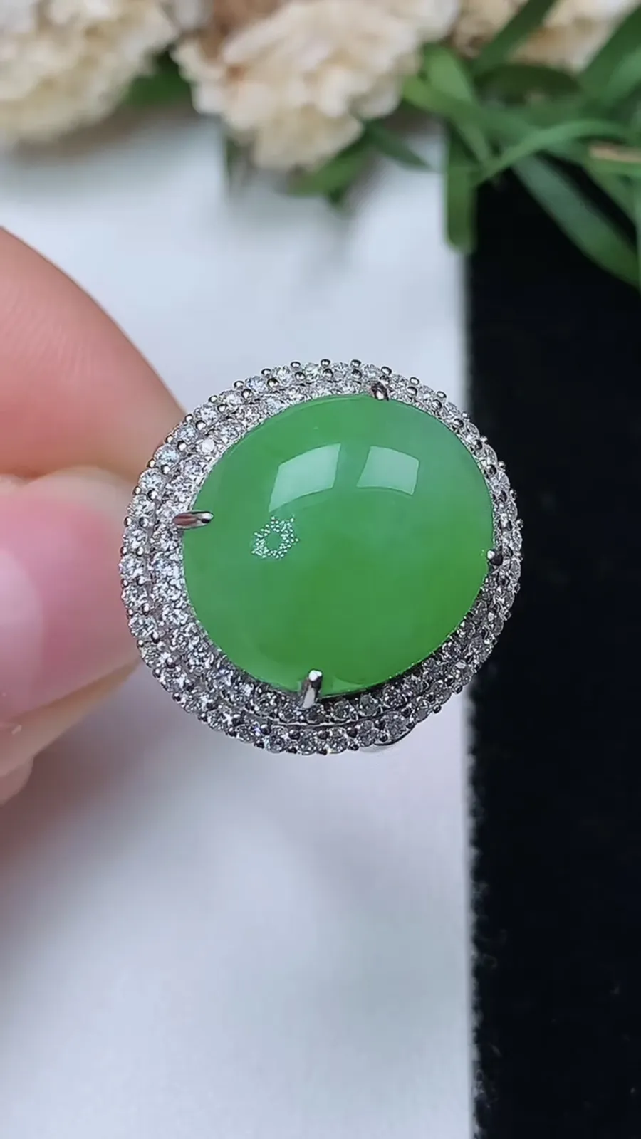 翡翠a货18k金冰种飘阳绿蛋面戒指，尺寸17.8-15-13.2，重量:6.61g