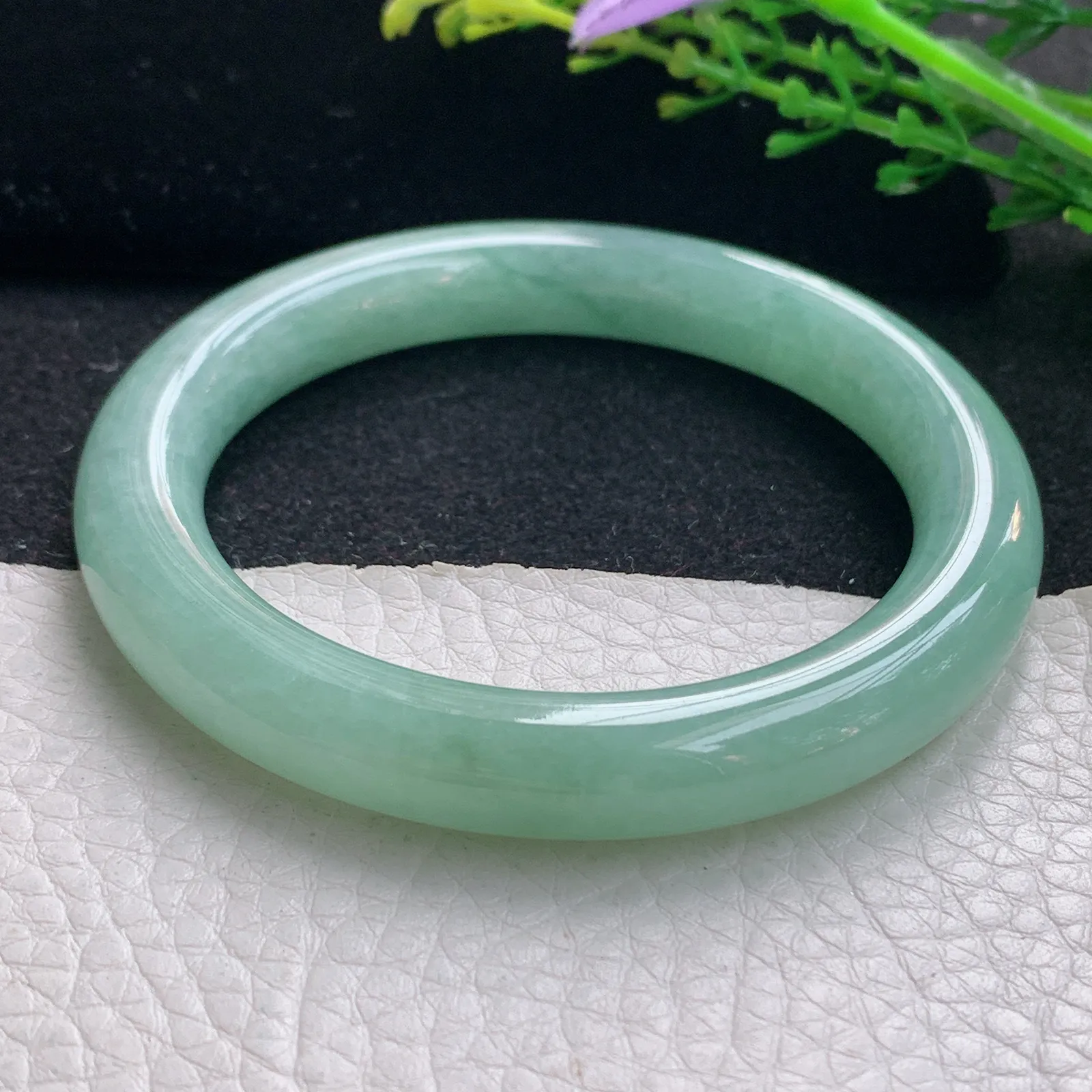 n自然光55*9.5叮当镯 翡翠a货玉手镯满绿圆条珠宝玉手环 美人镯