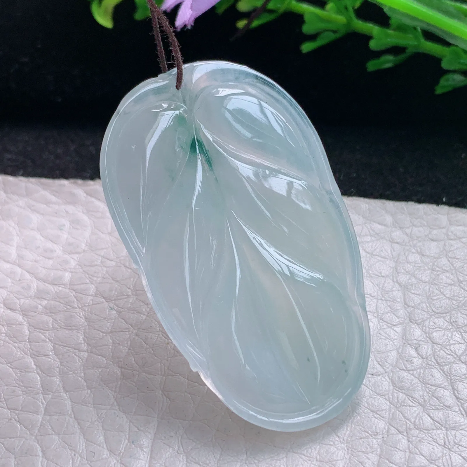 gp实拍46.3*28.5*5.5缅甸翡翠a货精雕冰飘花大业有成 树叶玉吊坠 玉挂件