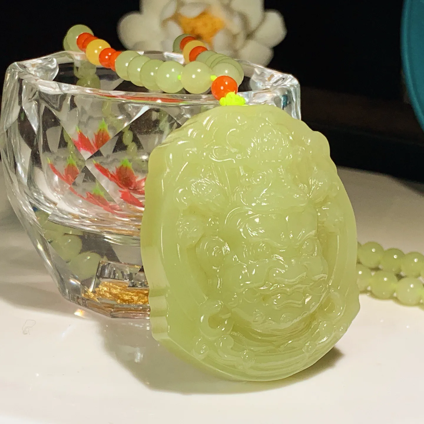 新疆和田玉若羌黄口料不动明王头牌子挂件。尺寸50/42/18重94.8克。内径玉质细腻油润。手推出油。佩戴高端典雅。lt251205