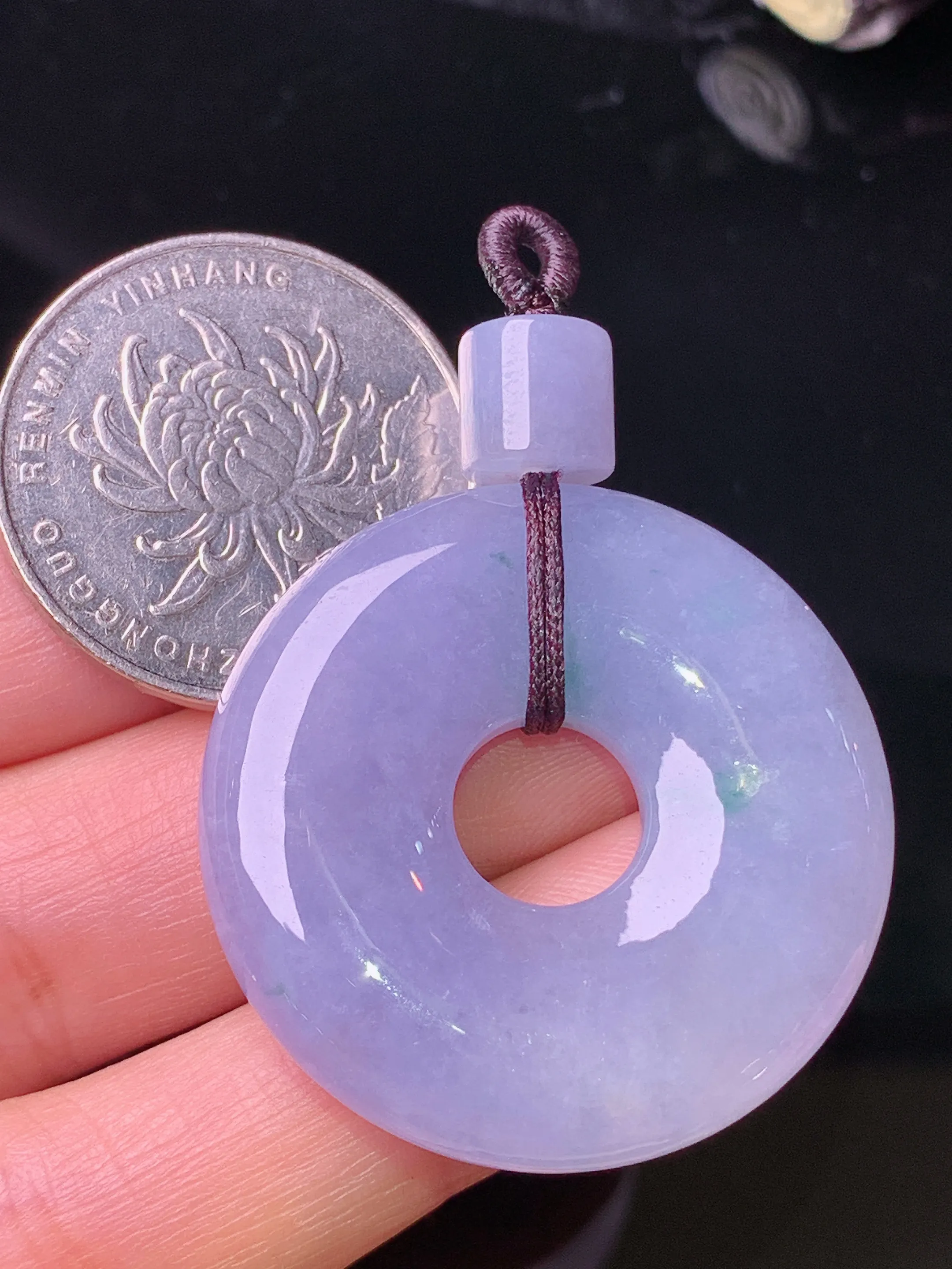 紫罗兰平安环吊坠 玉质细腻 色泽清新艳丽 整体尺寸33.3*7