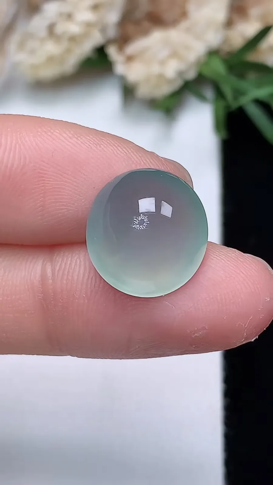 翡翠a货冰种晴水绿蛋面镶嵌件，尺寸13.3-12.6-7.6，重量:2.04g