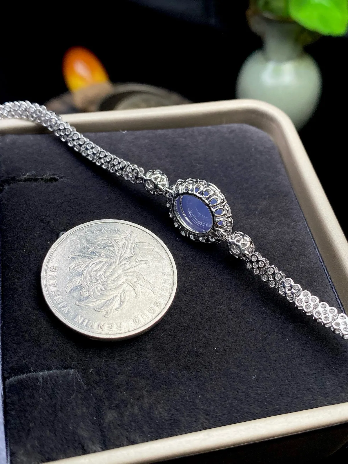 【冰种紫蛋面手链】种水很不错、细腻水润，形状很饱满，收藏品质，18K金钻镶嵌，裸石尺寸11*9.1*