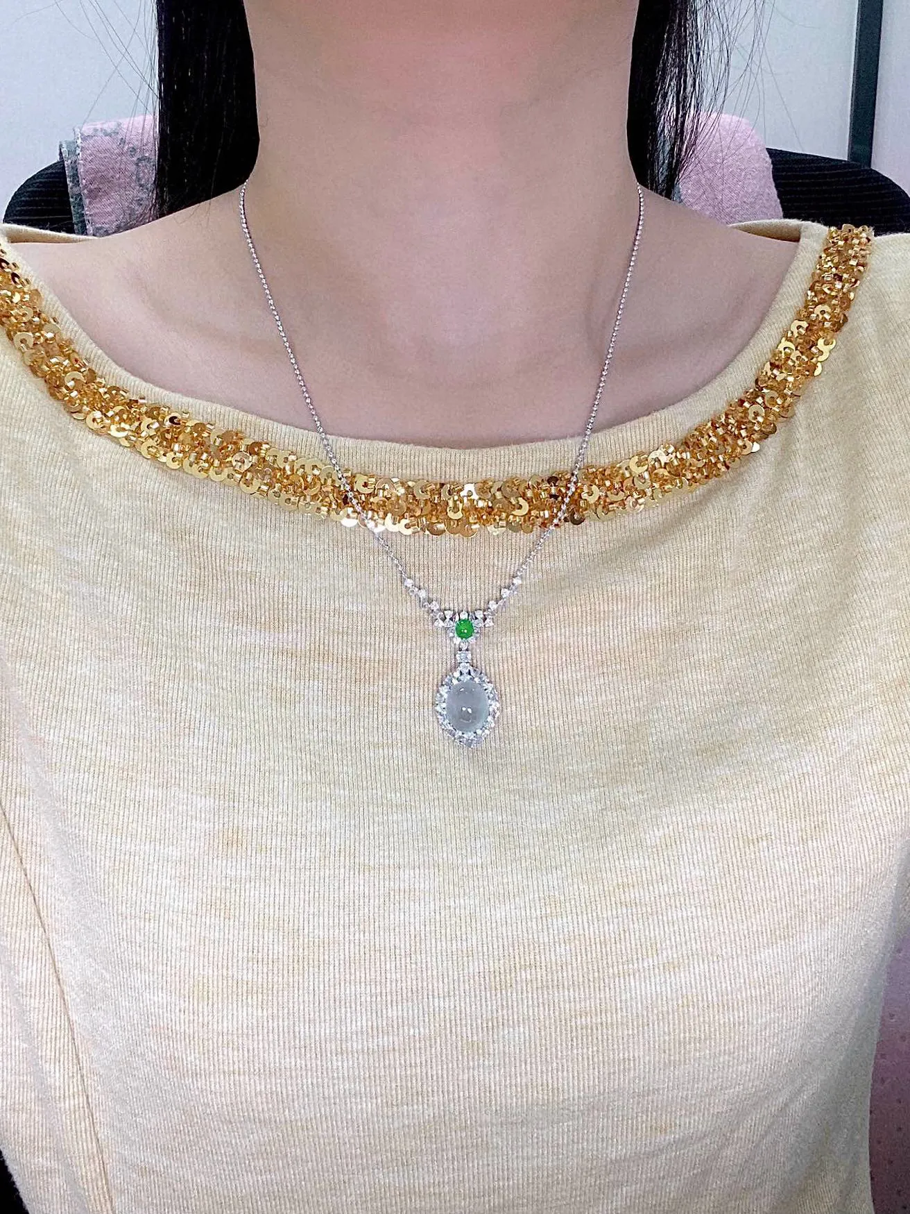 【冰种紫蛋面吊坠】种水很不错、细腻水润，形状很饱满，收藏品质，18K金钻镶嵌，裸石尺寸12.1*10.1*4.6毫米