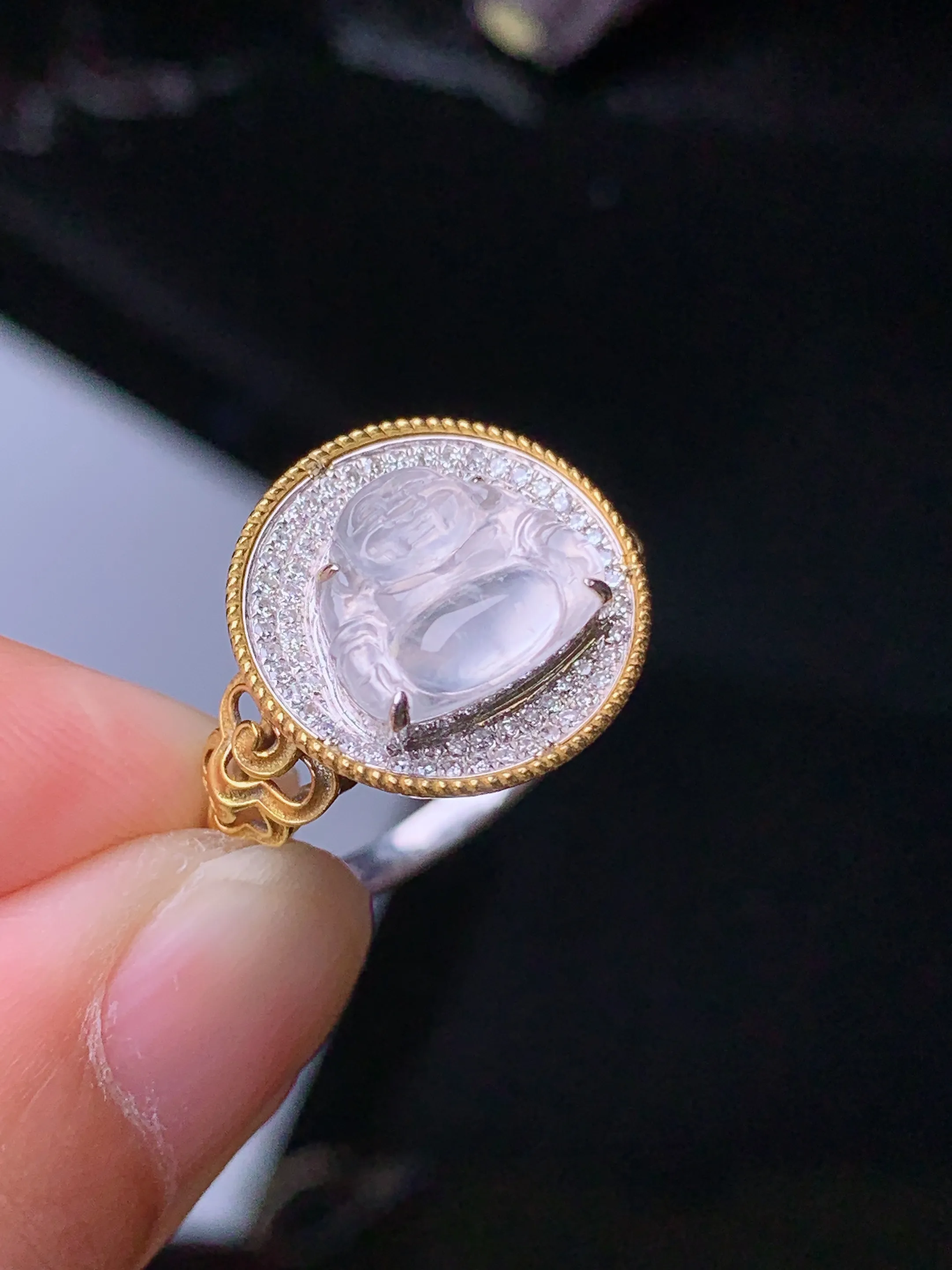 18k金钻镶嵌冰种佛公戒指 玉质细腻 色泽清新艳丽 圈口14 整体尺寸17.3*6.3