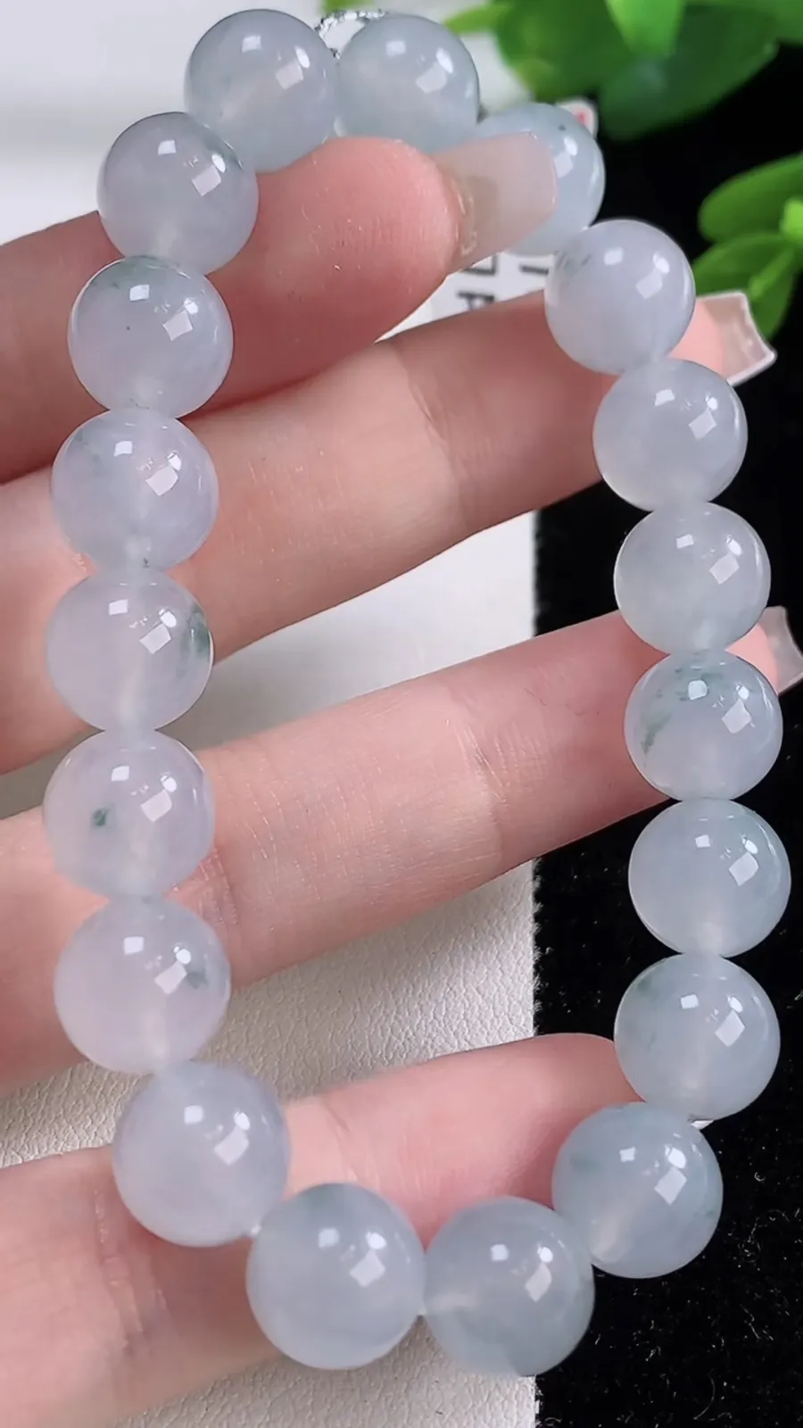 翡翠a货冰种飘花圆珠手串，尺寸10-19颗，重量:33.48g