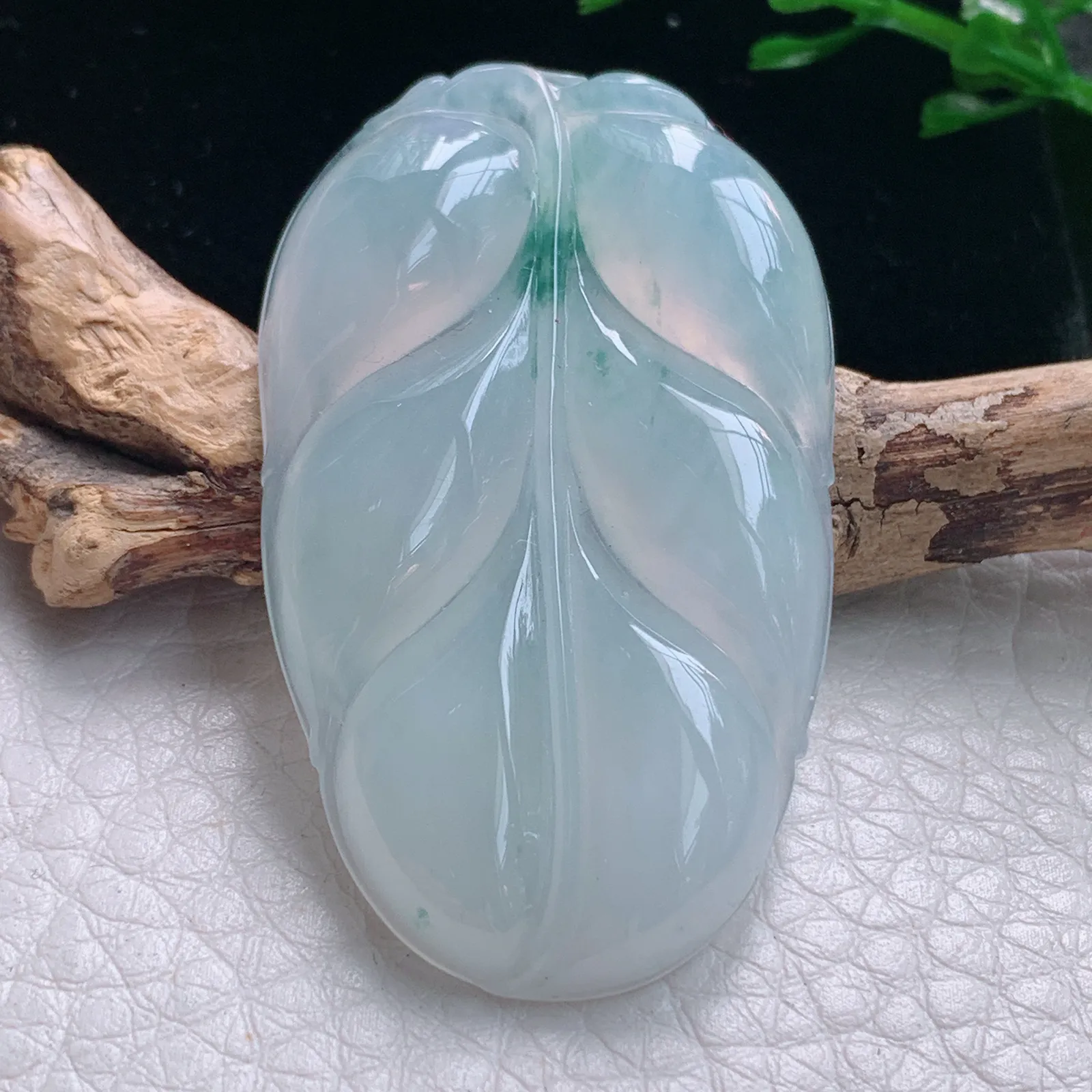 gp实拍46.3*28.5*5.5缅甸翡翠a货精雕冰飘花大业有成 树叶玉吊坠 玉挂件