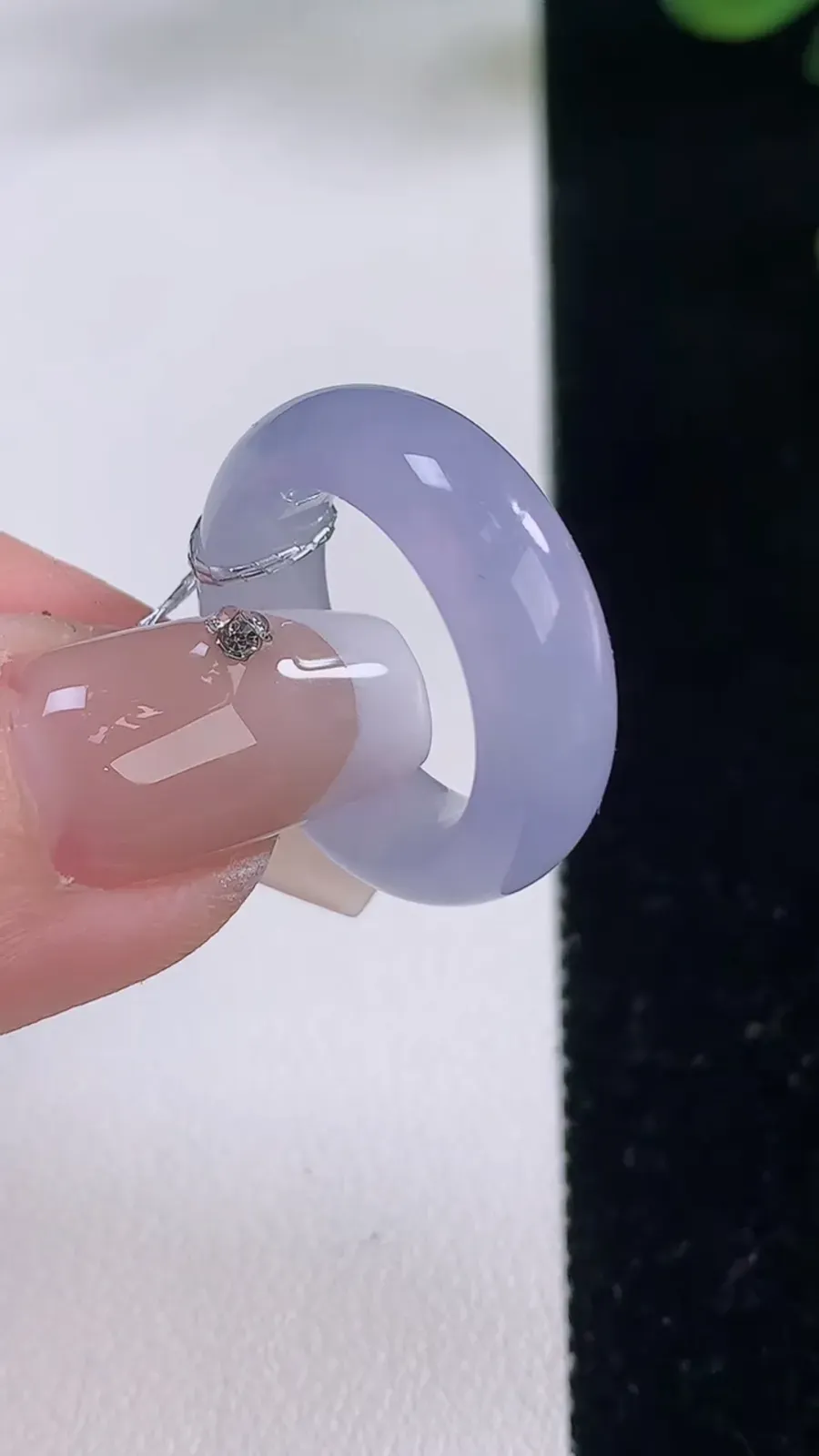 翡翠a货紫罗兰指环戒指，尺寸15.7-6.8-3.8，重量:4.76g