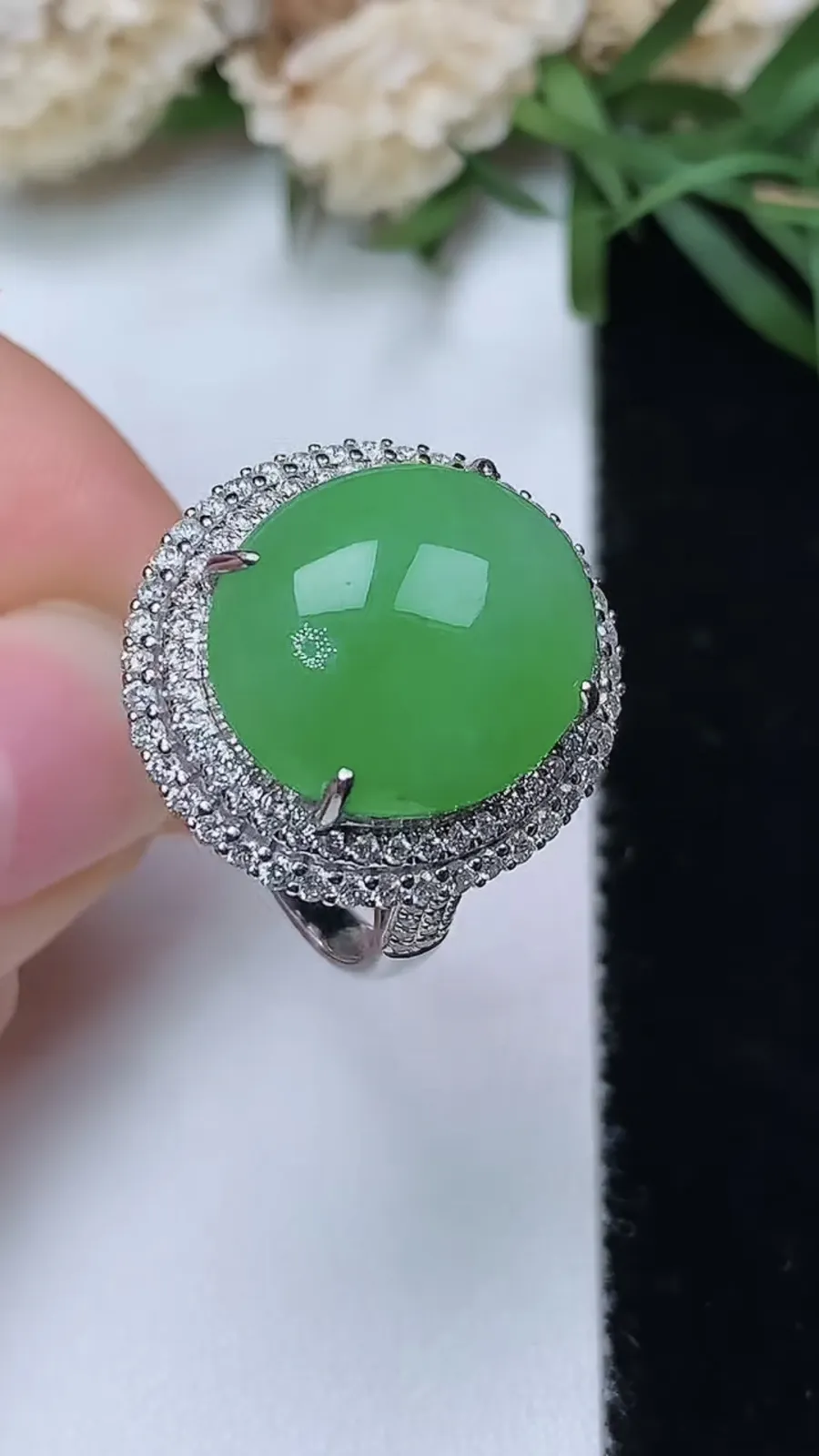 翡翠a货18k金冰种飘阳绿蛋面戒指，尺寸17.8-15-13.2，重量:6.61g