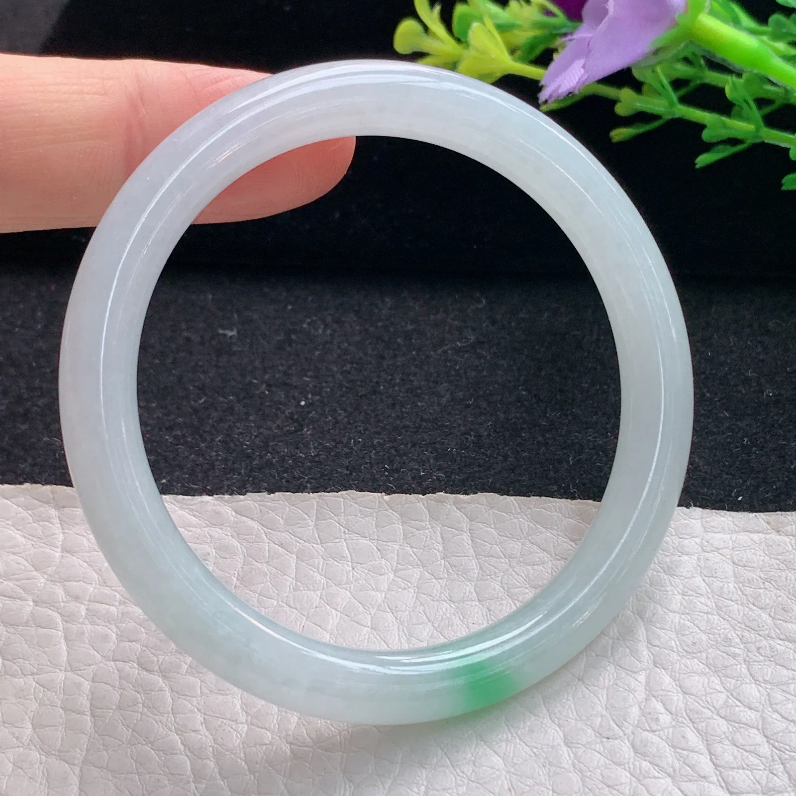 n小圈口51.5*6.8*7.2美人镯 翡翠a货玉手镯飘绿圆条珠宝玉手环