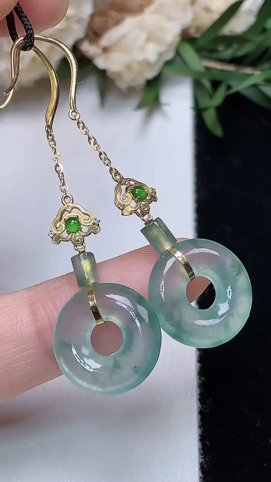 翡翠a货18k金冰种飘花平安环耳坠，尺寸13.4-3，重量:2.84g