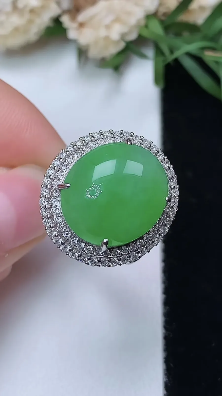 翡翠a货18k金冰种飘阳绿蛋面戒指，尺寸17.8-15-13.2，重量:6.61g