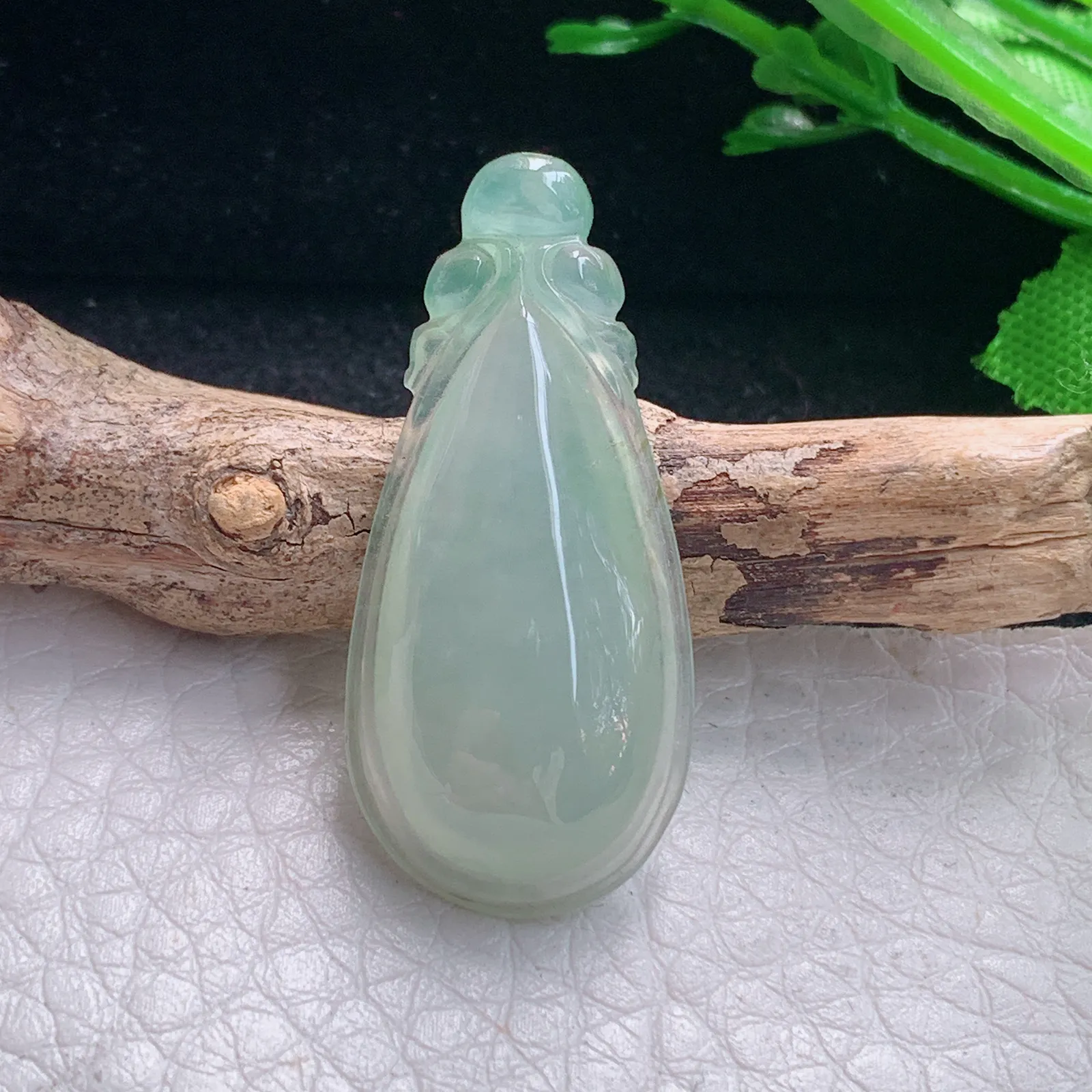 gp实拍33.5*15.5*6.2缅甸翡翠a货精雕冰晴水滴玉吊坠 玉挂件