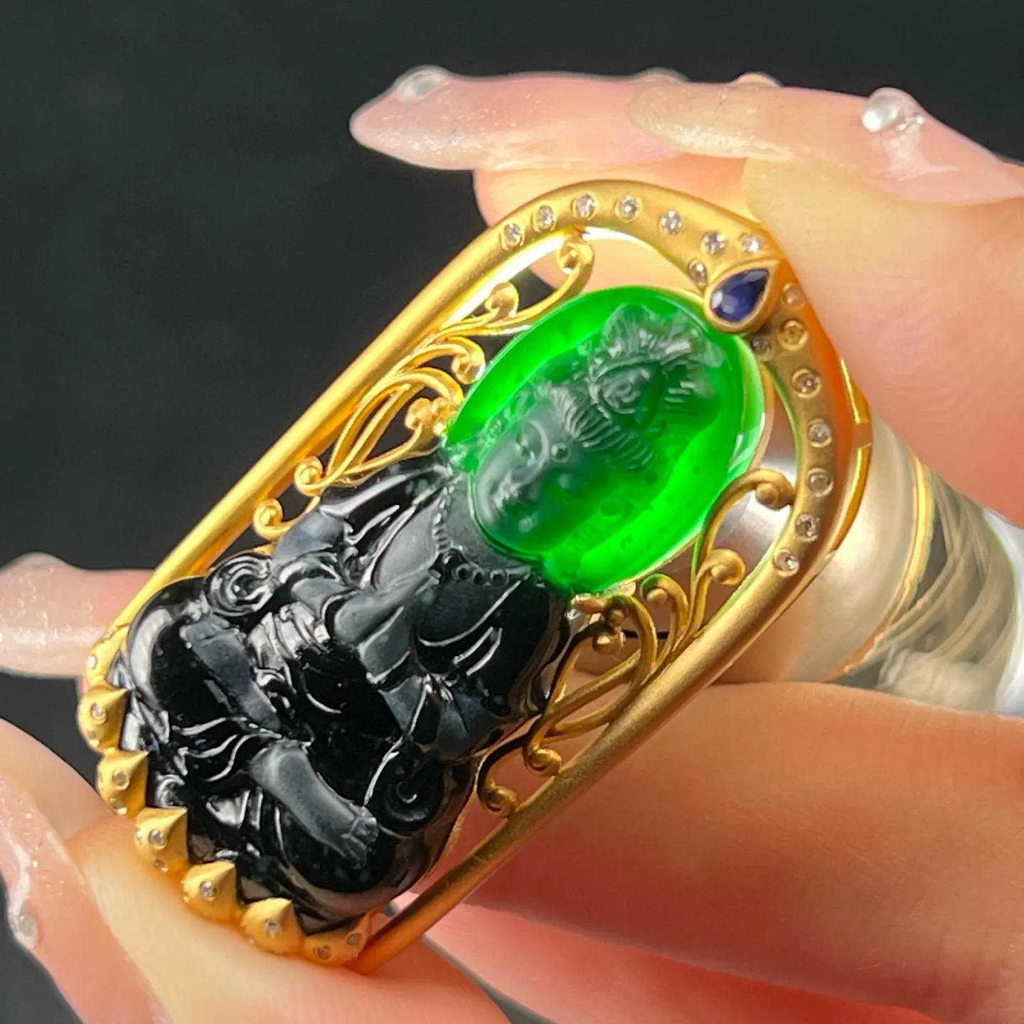 精品18k墨翠观音 重金豪镶 打灯通透 油性十足 尺寸42.2