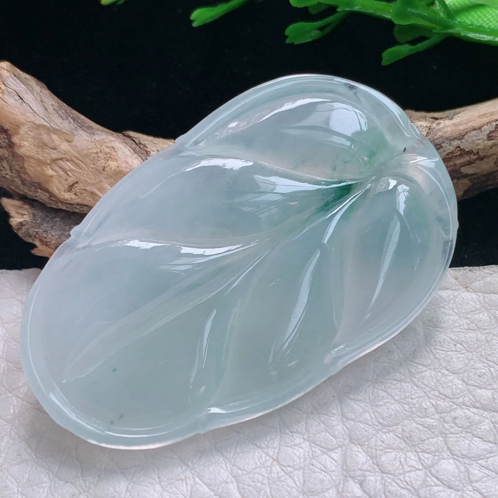 gp实拍46.3*28.5*5.5缅甸翡翠a货精雕冰飘花大业有成 树叶玉吊坠 玉挂件