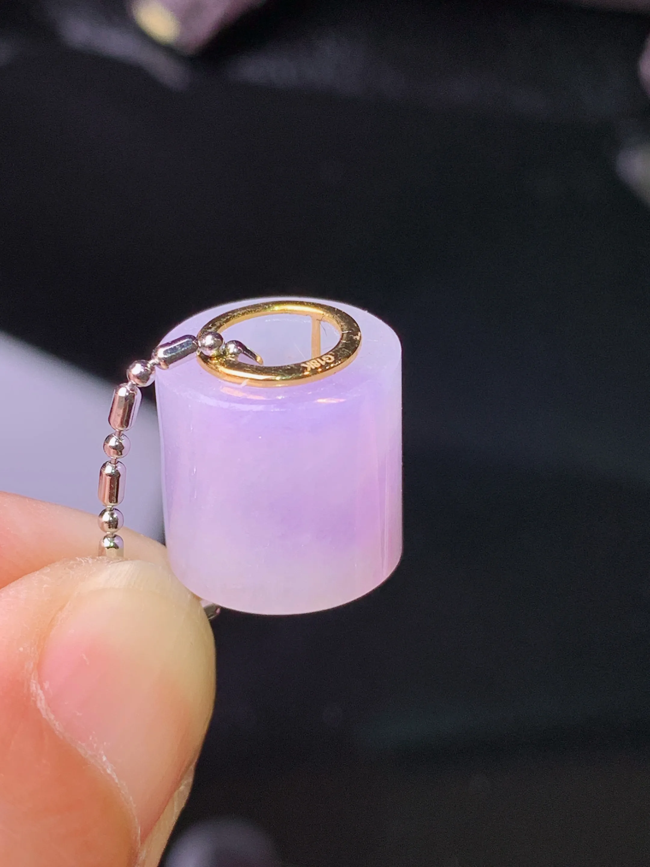 18k金镶嵌紫罗兰路路通吊坠 玉质细腻 色泽清新艳丽 整体尺寸12.2*12.2*12