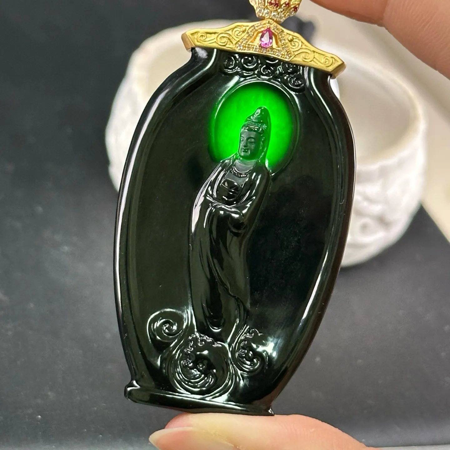 精品18k墨翠净瓶观音 种好色正 打灯通透 尺寸71.2