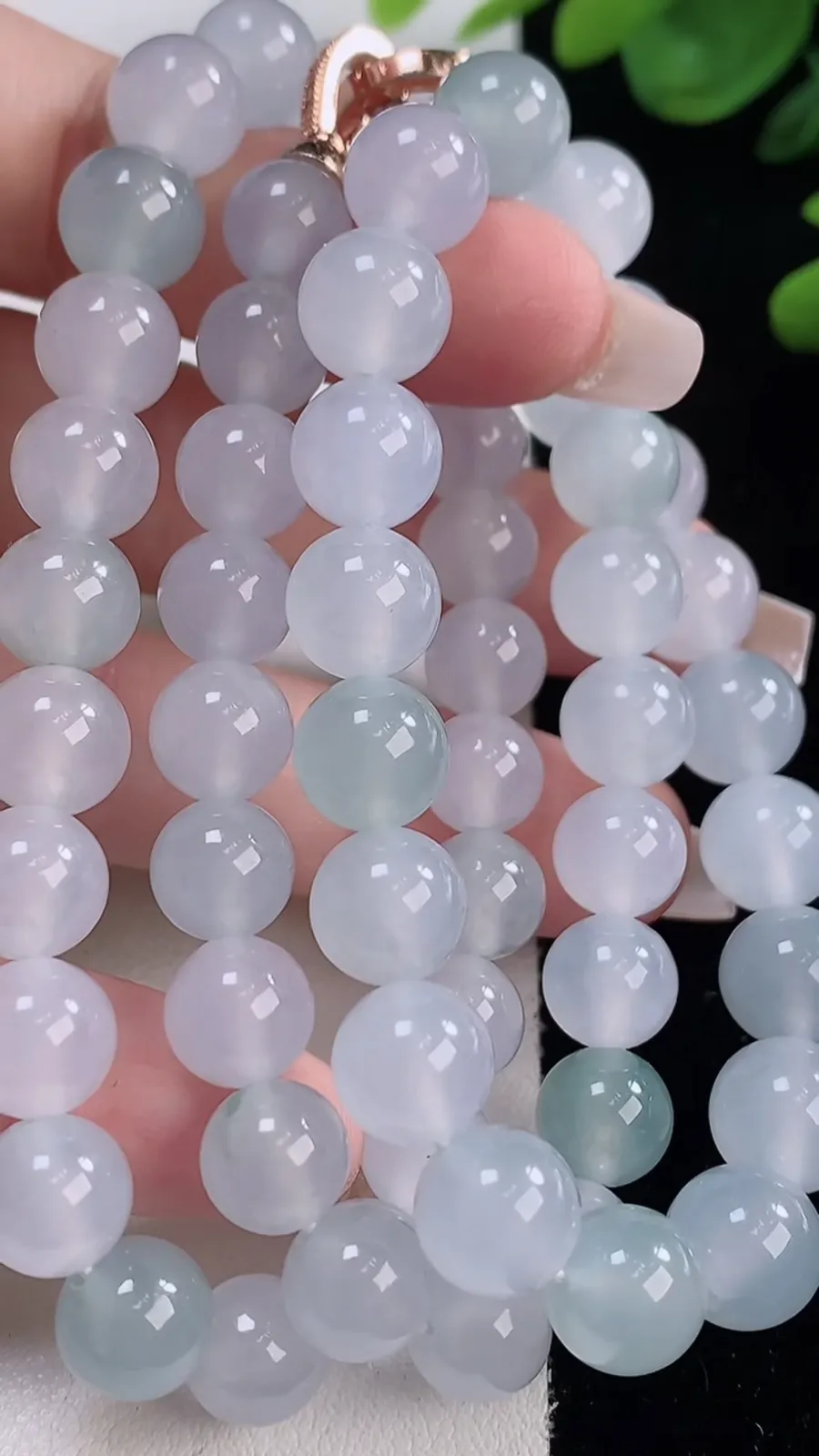 翡翠a货冰种飘花圆珠项链，尺寸8.2-61颗，重量:72.47g