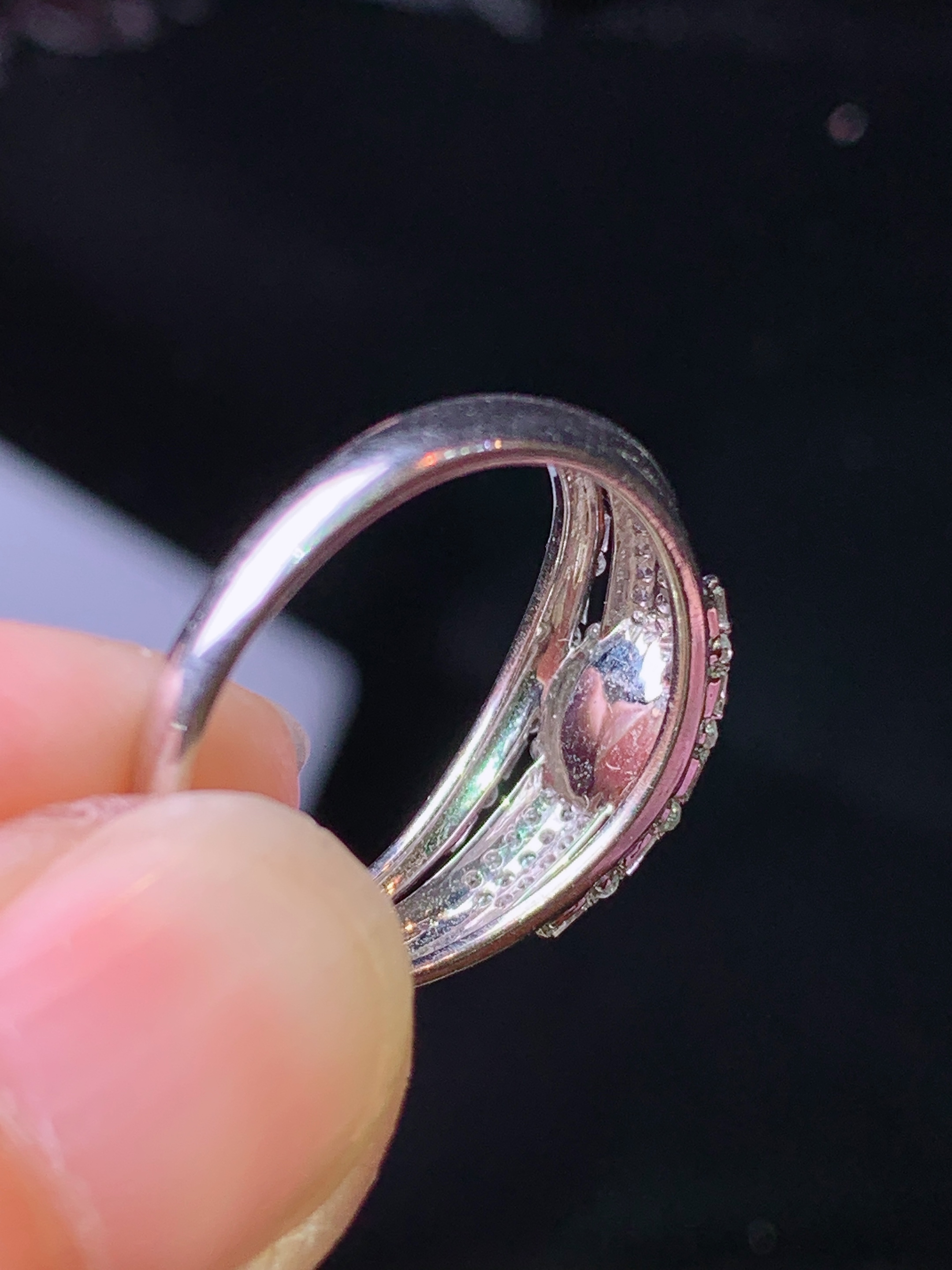 18k金钻镶嵌满绿蛋面戒指 玉质细腻 色泽清新艳丽 圈口13.5 整体尺寸5.3*6.3*2.2