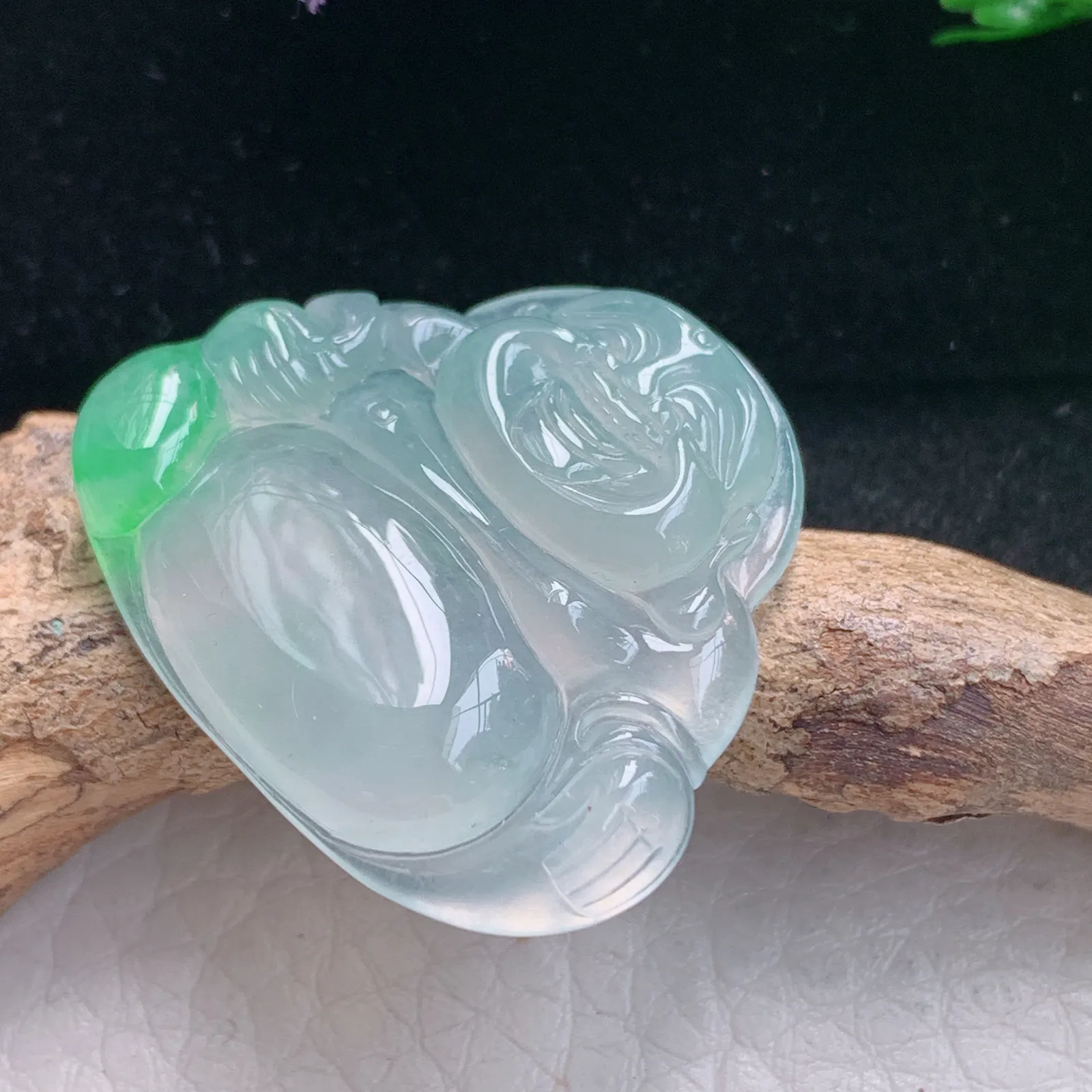 gp实拍27.2*31.2*5缅甸翡翠a货精雕冰种开心佛 弥勒佛玉吊坠 玉挂件