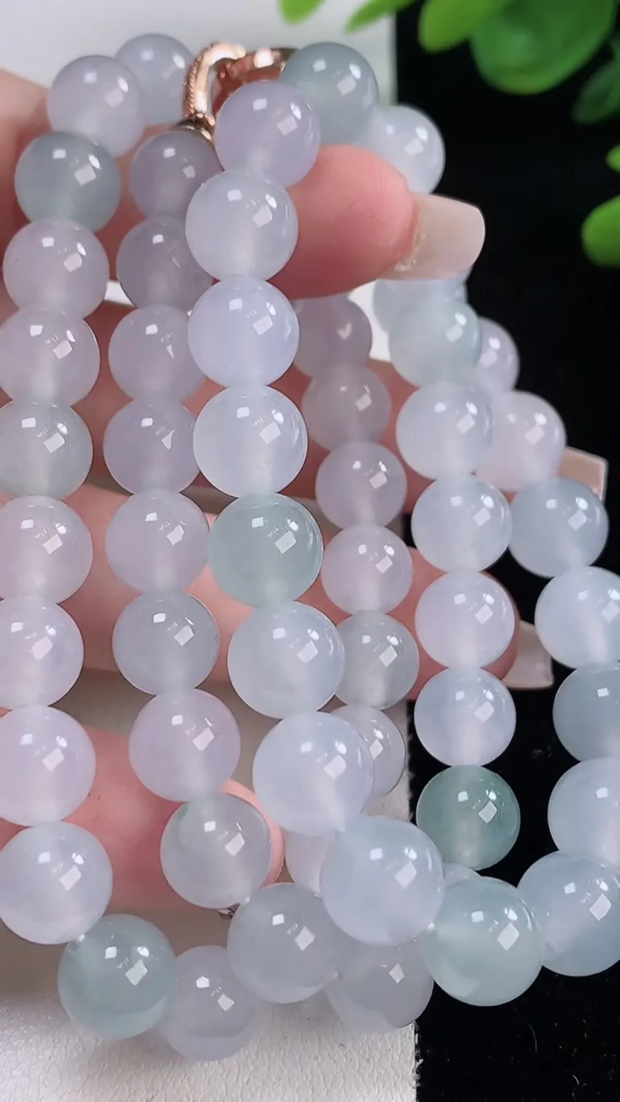 翡翠a货冰种飘花圆珠项链，尺寸8.2-61颗，重量:72.47g