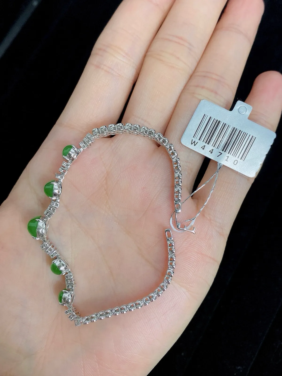 【冰种满绿蛋面镶嵌手链】颗颗冰透，饱满圆润，光泽闪耀，流行款，18K金搭配，裸石尺寸7.6*8.7*4.2毫米