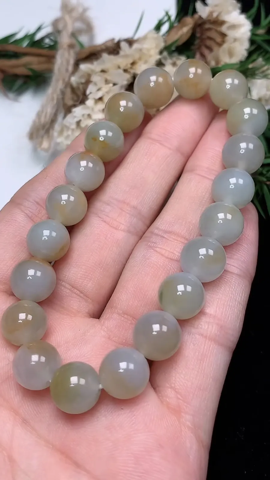 翡翠a货冰种飘黄翡圆珠手串，尺寸9.6-20颗，重量:29.48g