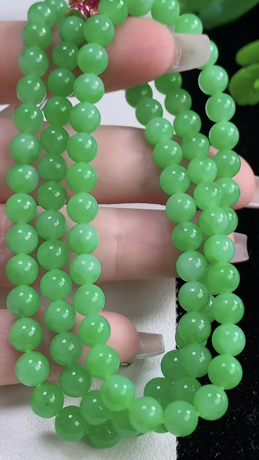 翡翠a货冰种满绿圆珠项链，尺寸6-96颗，重量:36.11g