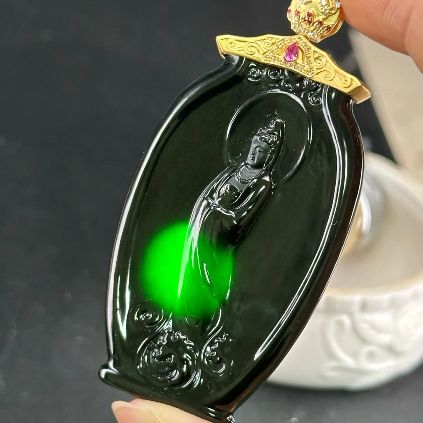 精品18k墨翠净瓶观音 种好色正 打灯通透 尺寸71.2