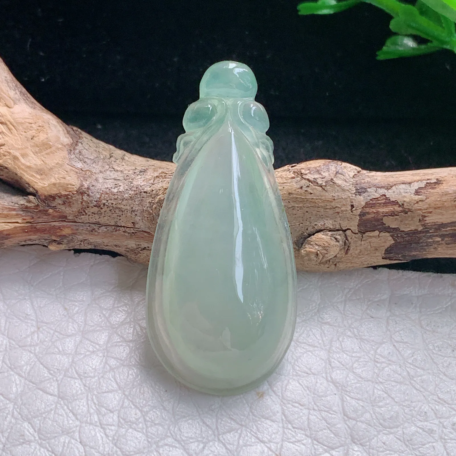 gp实拍33.5*15.5*6.2缅甸翡翠a货精雕冰晴水滴玉吊坠 玉挂件