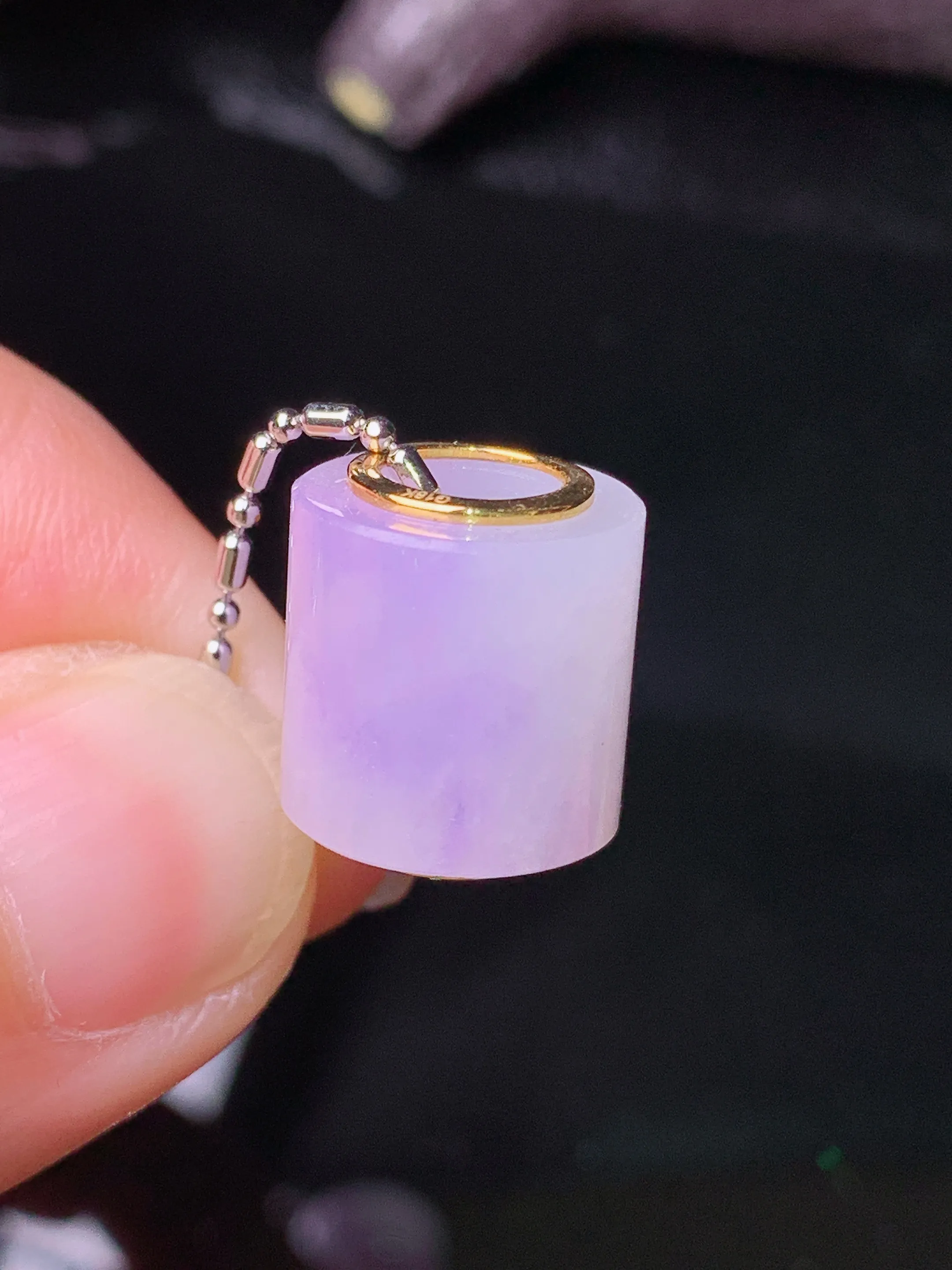 18k金镶嵌紫罗兰路路通吊坠 玉质细腻 色泽清新艳丽 整体尺寸12.2*12.2*12