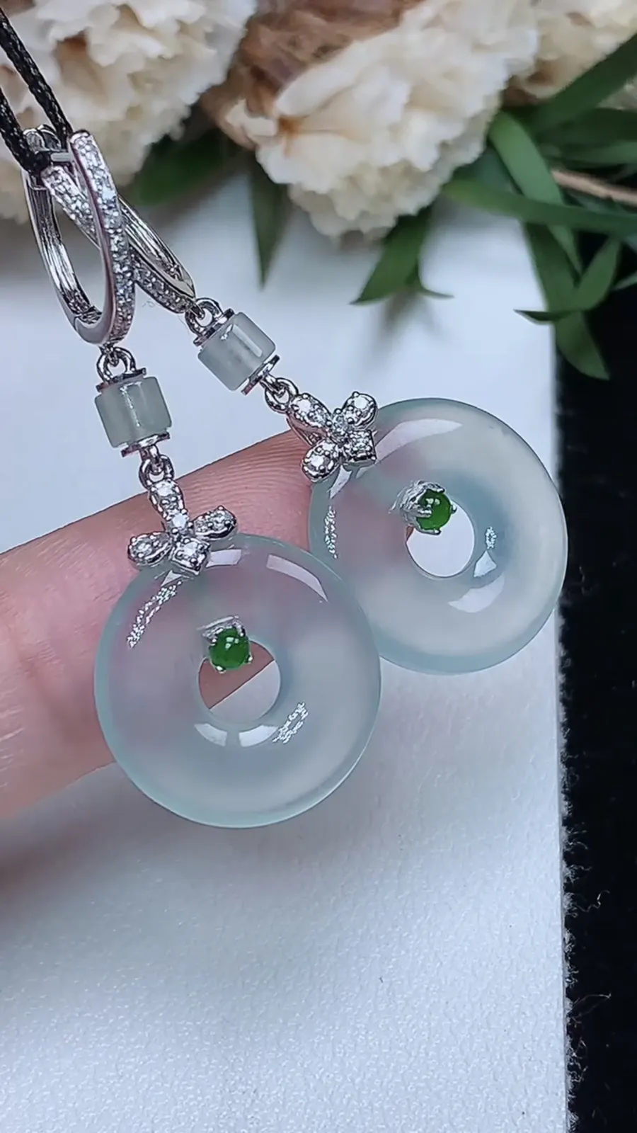 翡翠a货18k金高冰种白冰平安环耳坠，尺寸14-2.3，重量:3.69g