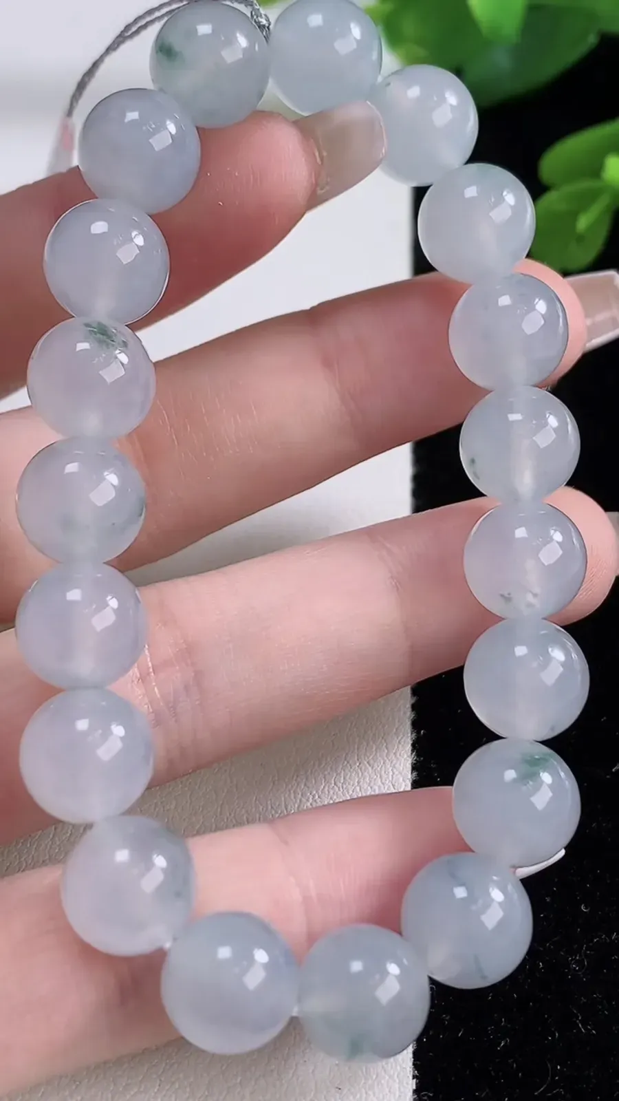 翡翠a货冰种飘花圆珠手串，尺寸10-19颗，重量:33.48g