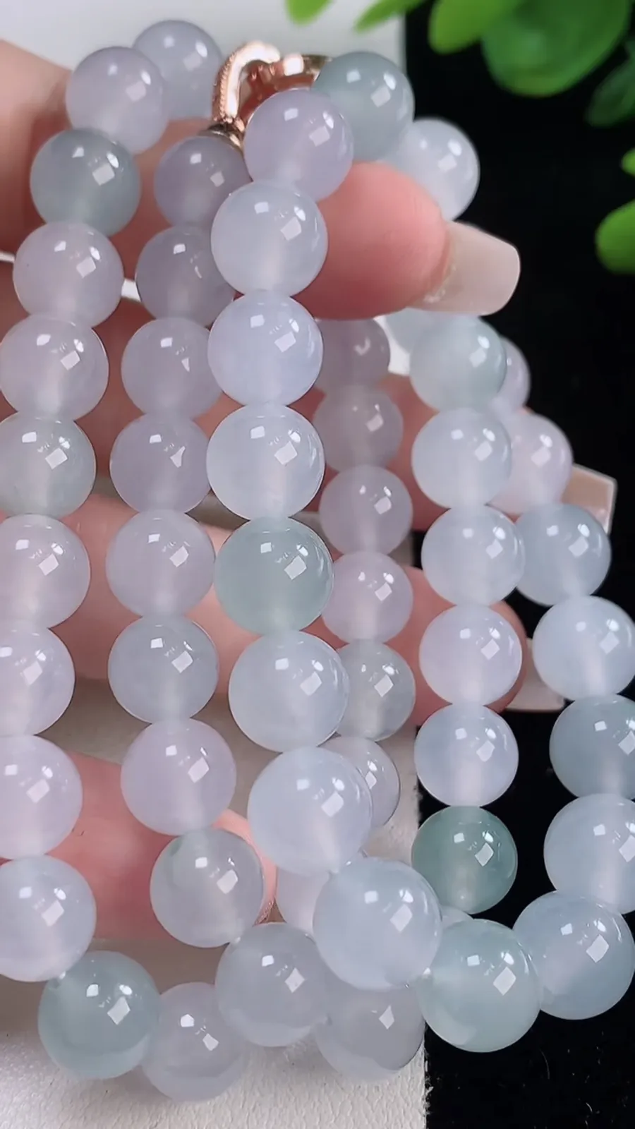 翡翠a货冰种飘花圆珠项链，尺寸8.2-61颗，重量:72.47g