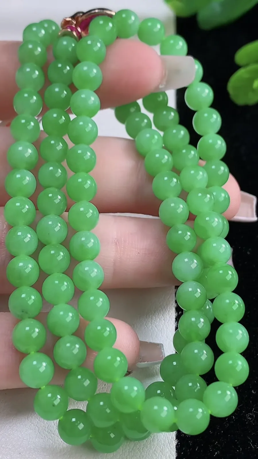 翡翠a货冰种满绿圆珠项链，尺寸6-96颗，重量:36.11g