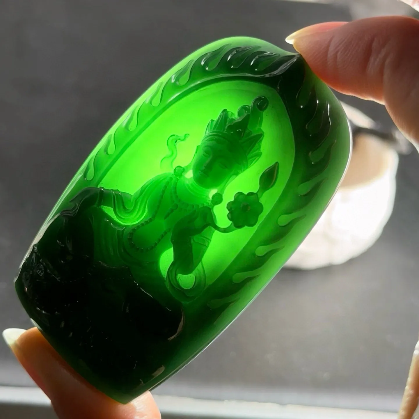 精品墨翠大势至菩萨 打灯通透 油性十足 尺寸69.8