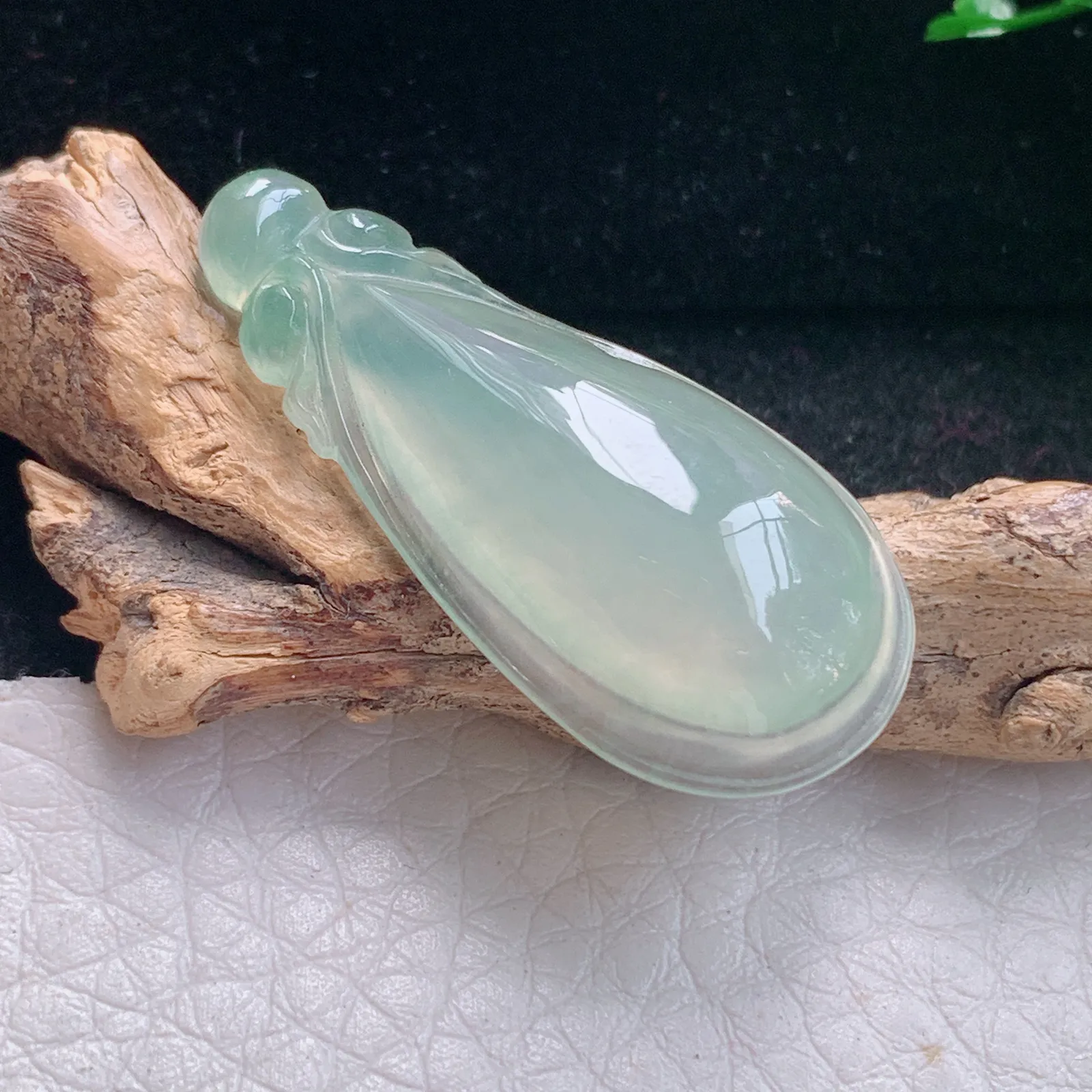 gp实拍33.5*15.5*6.2缅甸翡翠a货精雕冰晴水滴玉吊坠 玉挂件