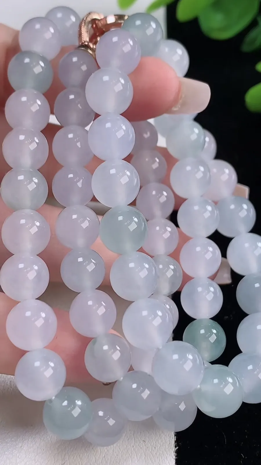 翡翠a货冰种飘花圆珠项链，尺寸8.2-61颗，重量:72.47g