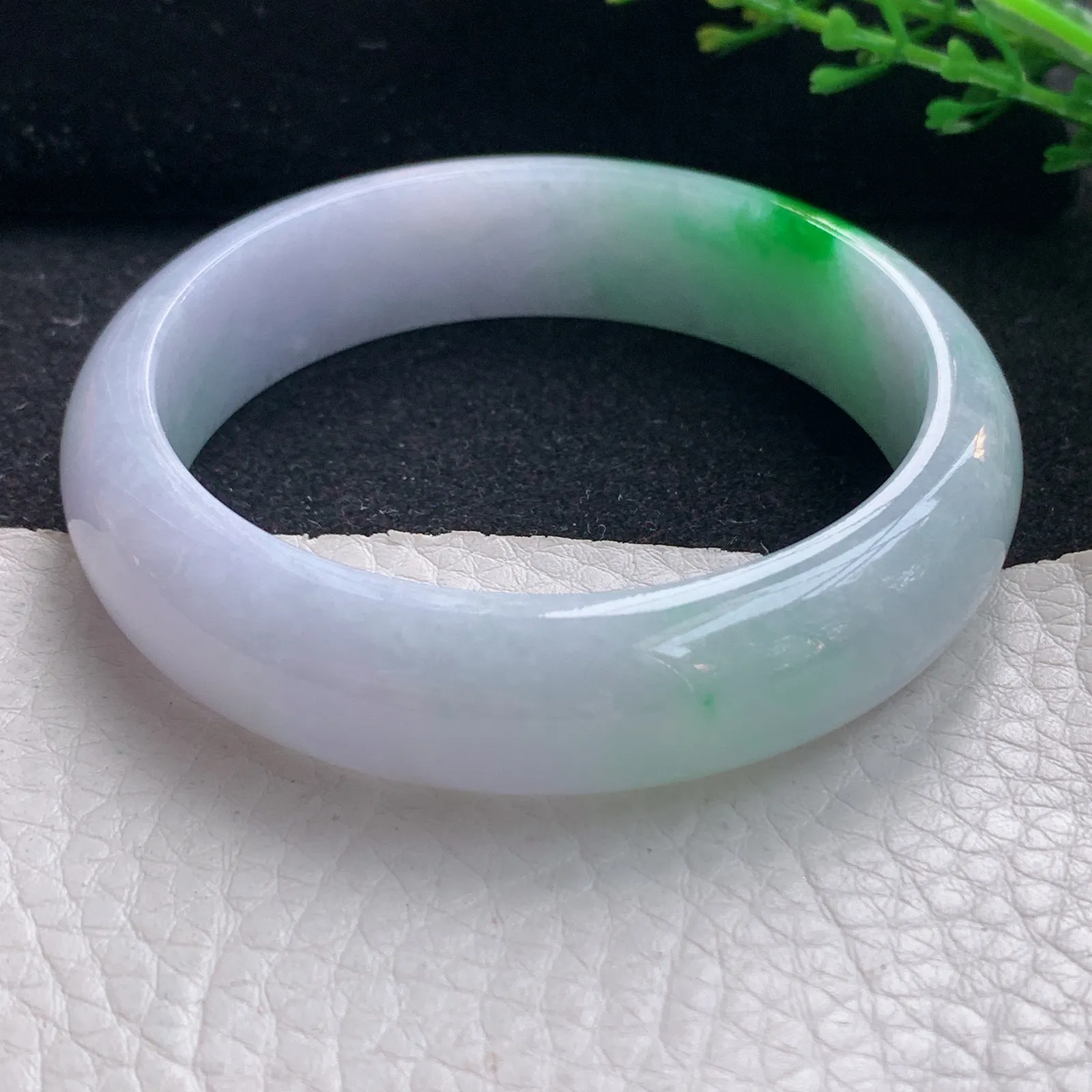 ss自然光54*14*7.2平安镯 翡翠a货玉手镯春带彩宽边珠宝玉手环