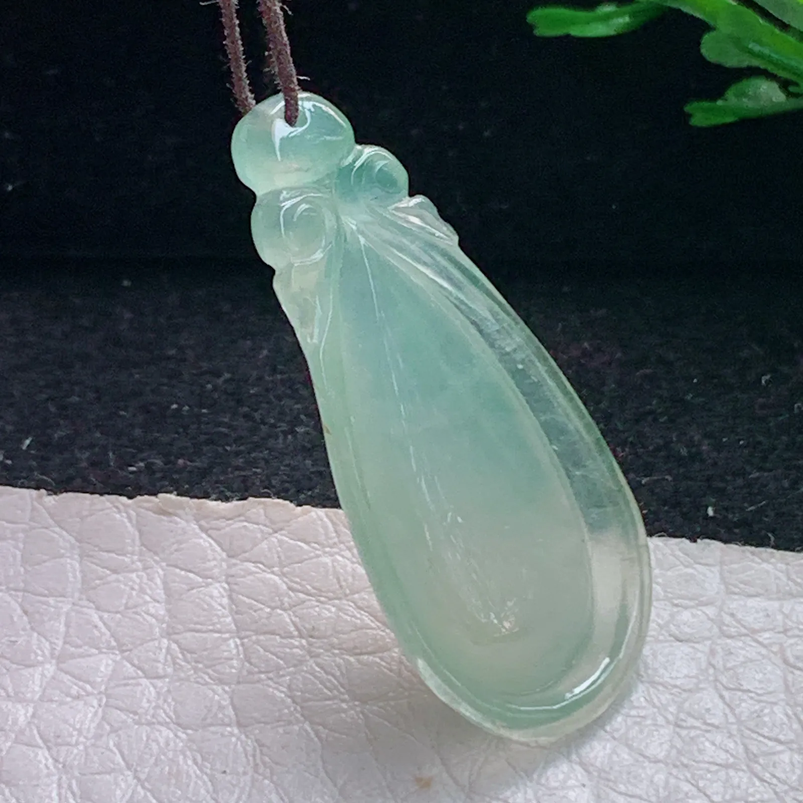 gp实拍33.5*15.5*6.2缅甸翡翠a货精雕冰晴水滴玉吊坠 玉挂件