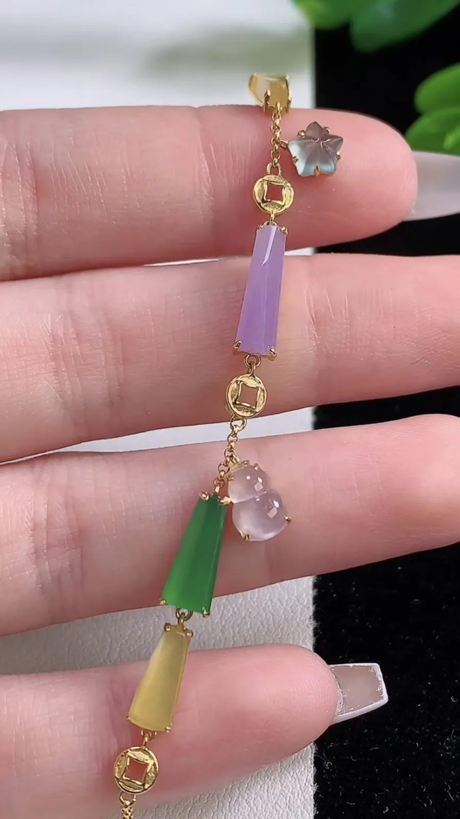 翡翠a货18K金冰种三彩满绿无事牌手链，尺寸12.4-3-3，重量:3.12g