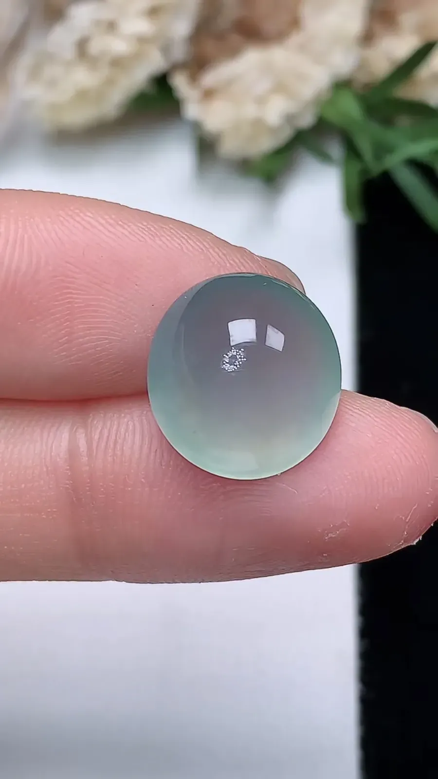 翡翠a货冰种晴水绿蛋面镶嵌件，尺寸13.3-12.6-7.6，重量:2.04g