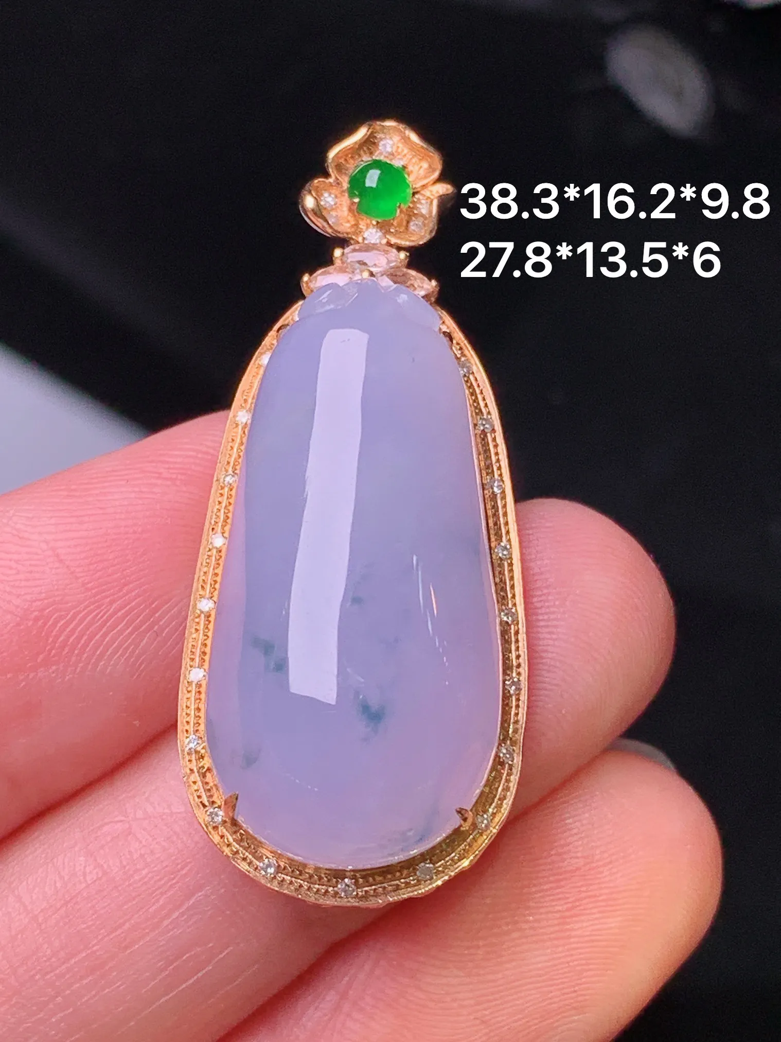 18k金钻镶嵌紫罗兰福瓜吊坠 玉质细腻 色泽清新艳丽 整体尺寸38.3*16.2*9.8
