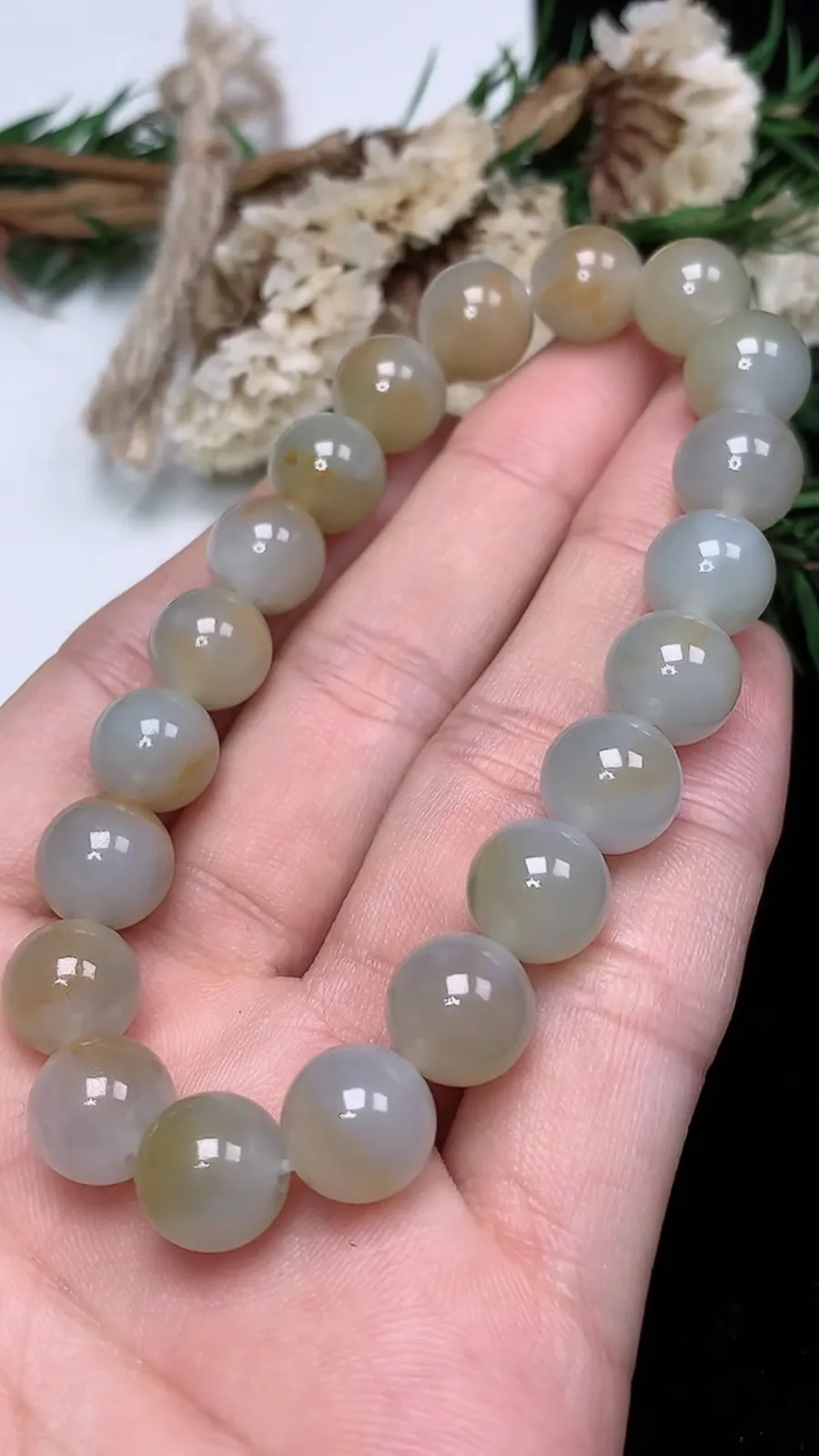 翡翠a货冰种飘黄翡圆珠手串，尺寸9.6-20颗，重量:29.48g