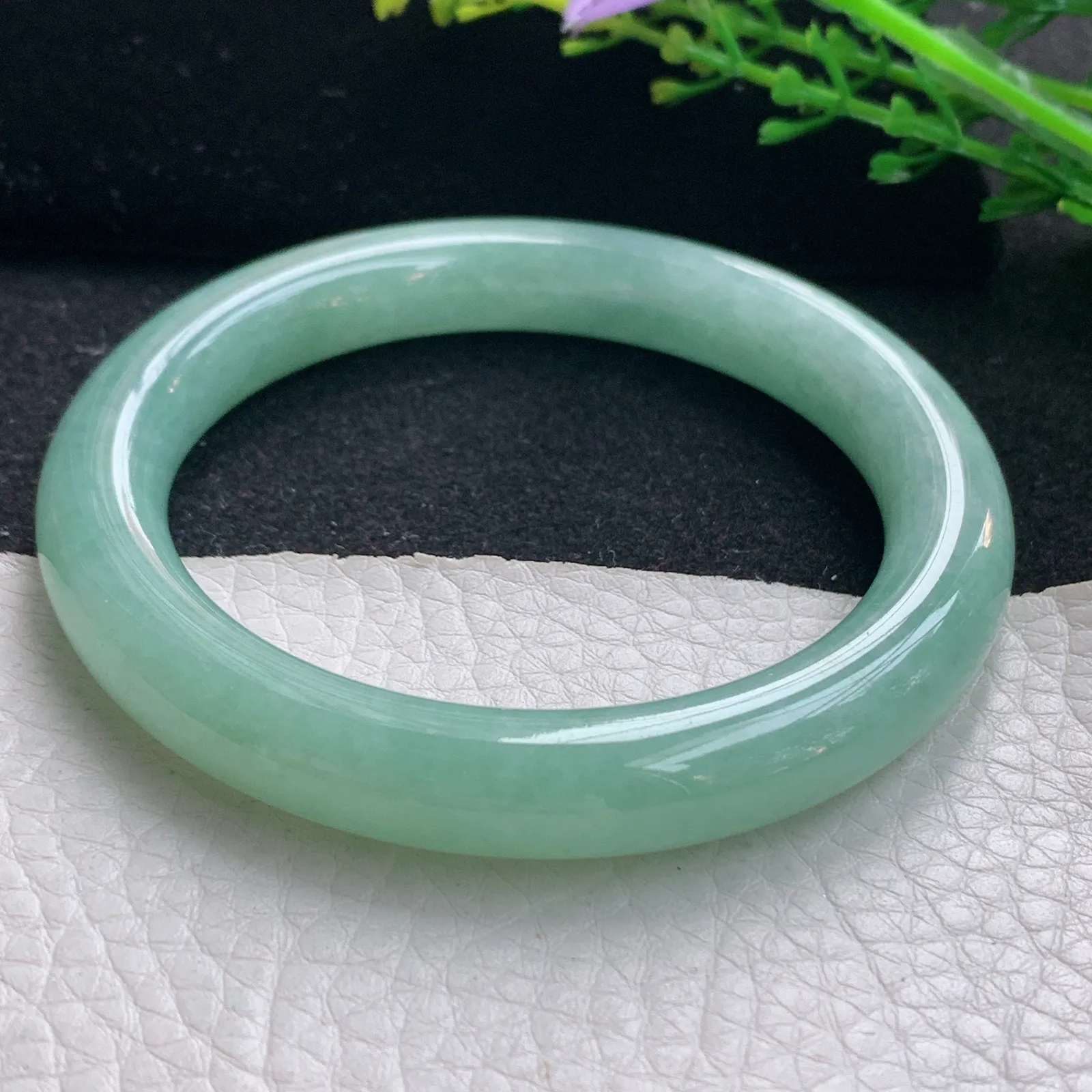 n自然光55*9.5叮当镯 翡翠a货玉手镯满绿圆条珠宝玉手环 美人镯