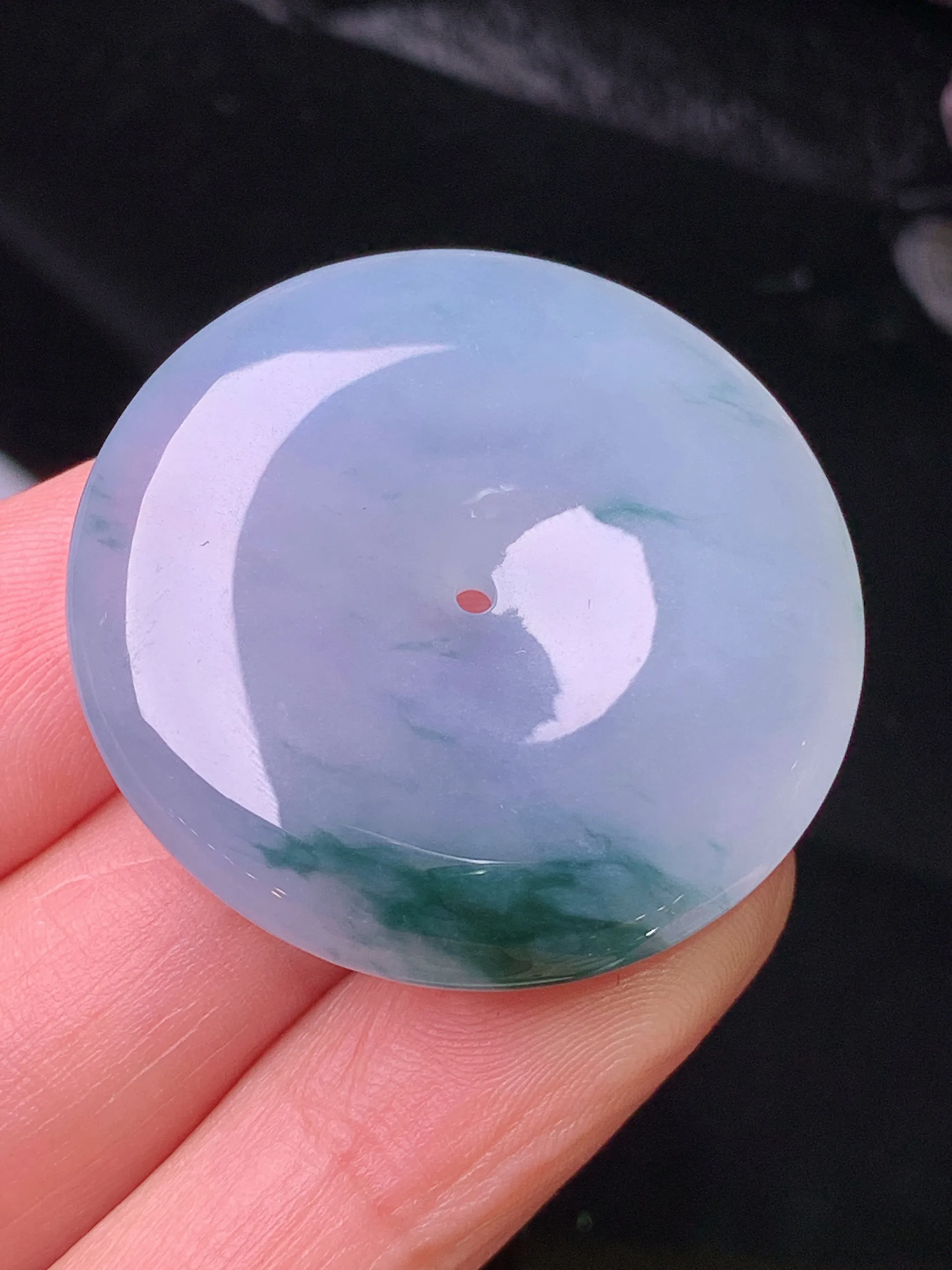 飘绿平安扣吊坠 玉质细腻 色泽清新艳丽 整体尺寸33.2*6.3