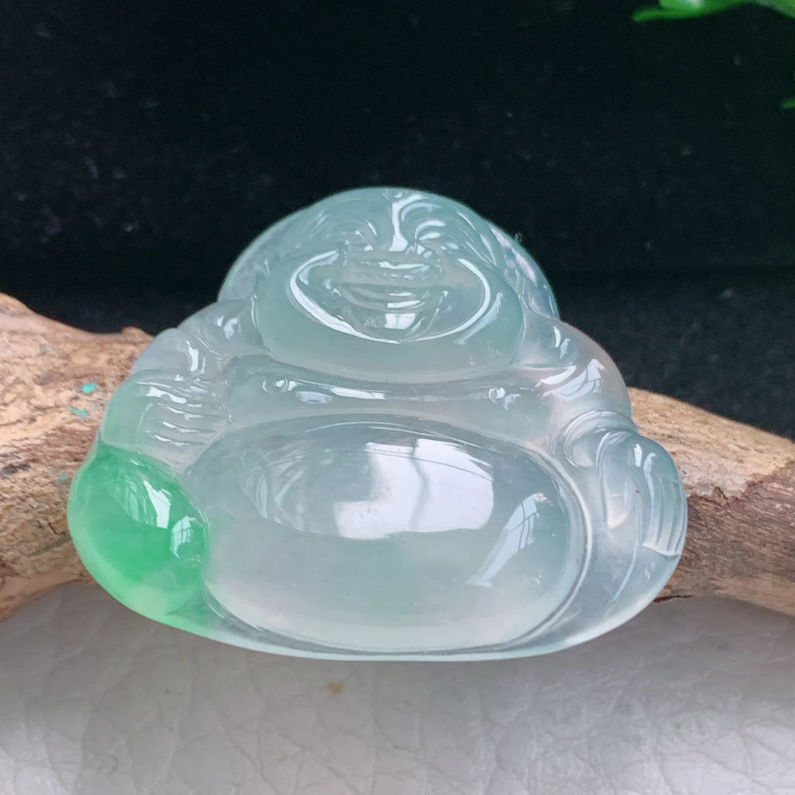 gp实拍27.2*31.2*5缅甸翡翠a货精雕冰种开心佛 弥勒佛玉吊坠 玉挂件