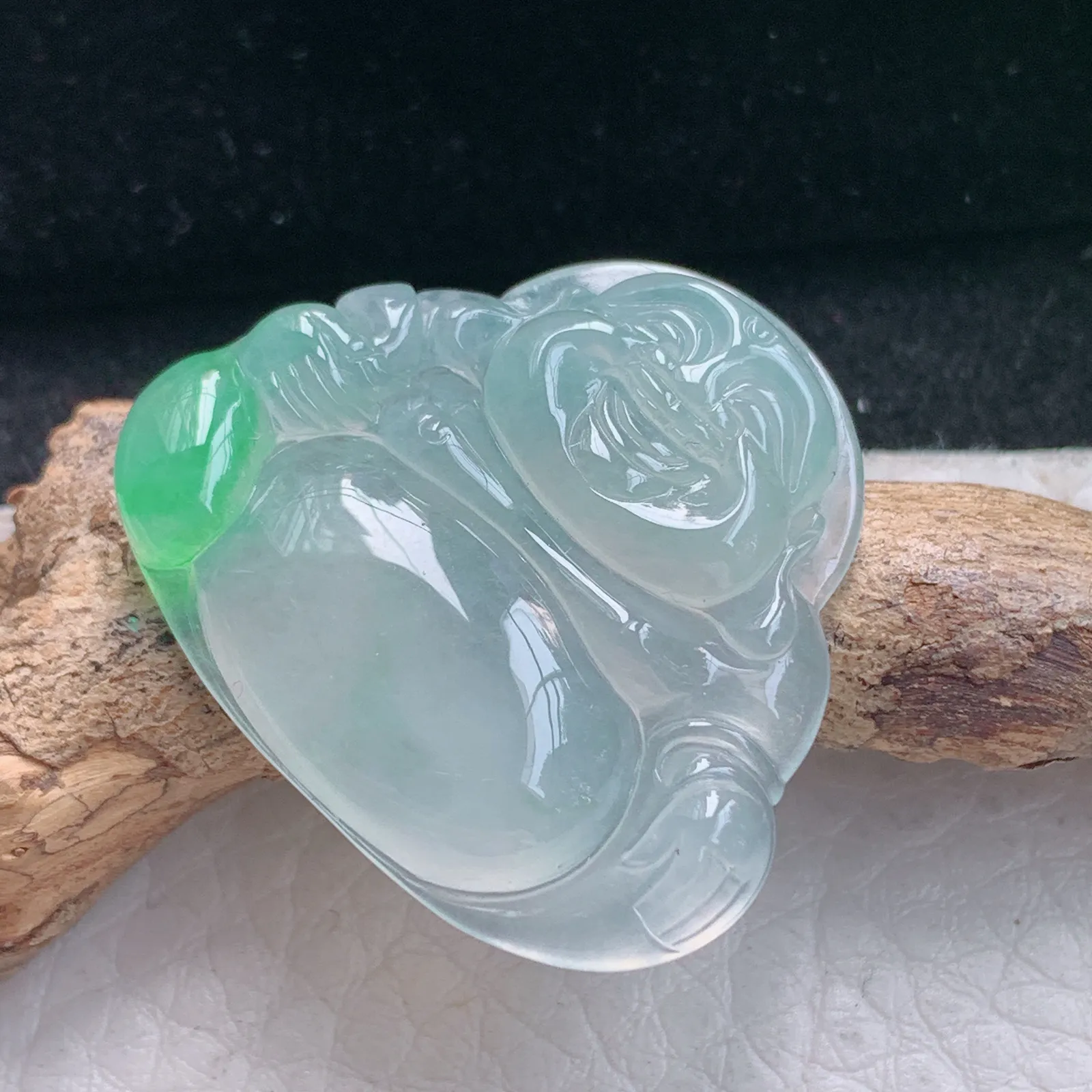 gp实拍27.2*31.2*5缅甸翡翠a货精雕冰种开心佛 弥勒佛玉吊坠 玉挂件